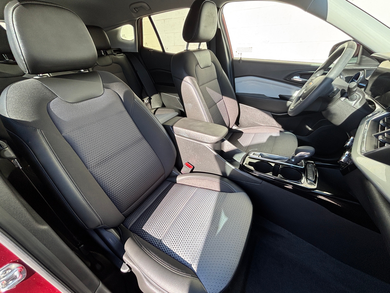 Thumbnail: 2025 Chevrolet Trax - 2