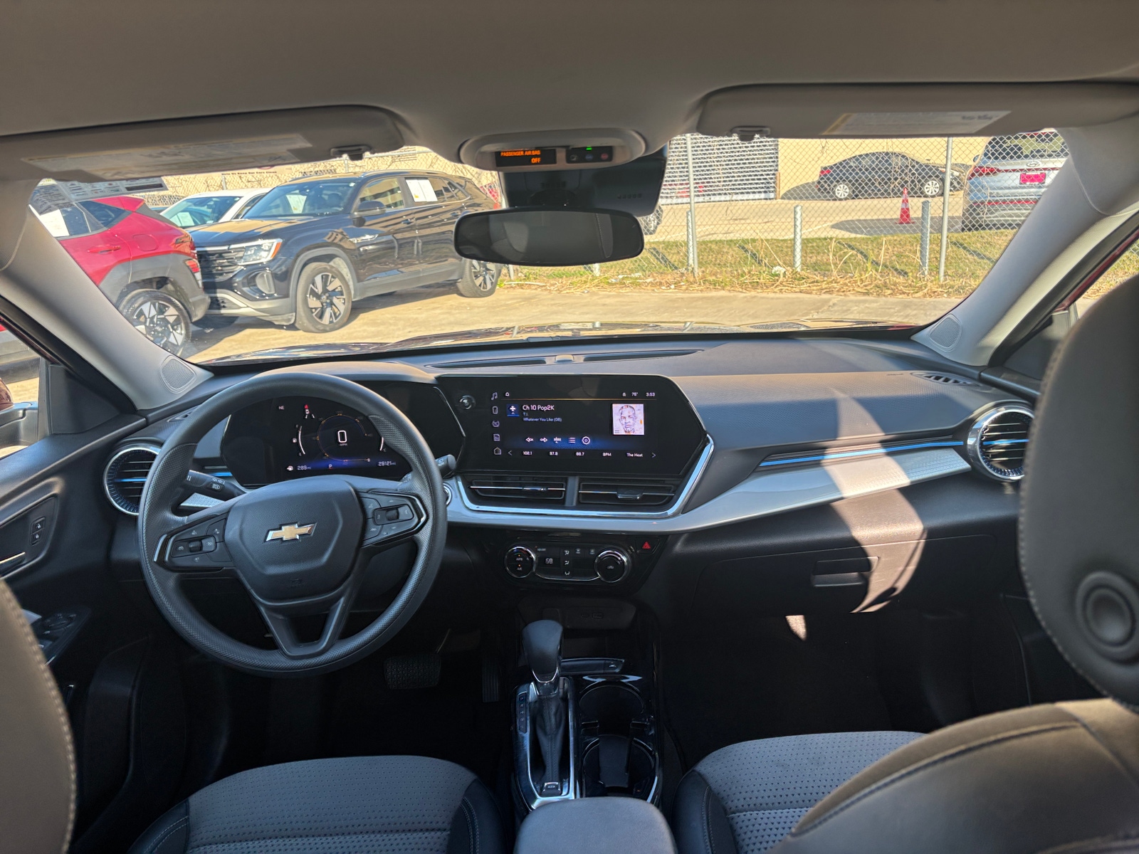 Thumbnail: 2025 Chevrolet Trax - 3