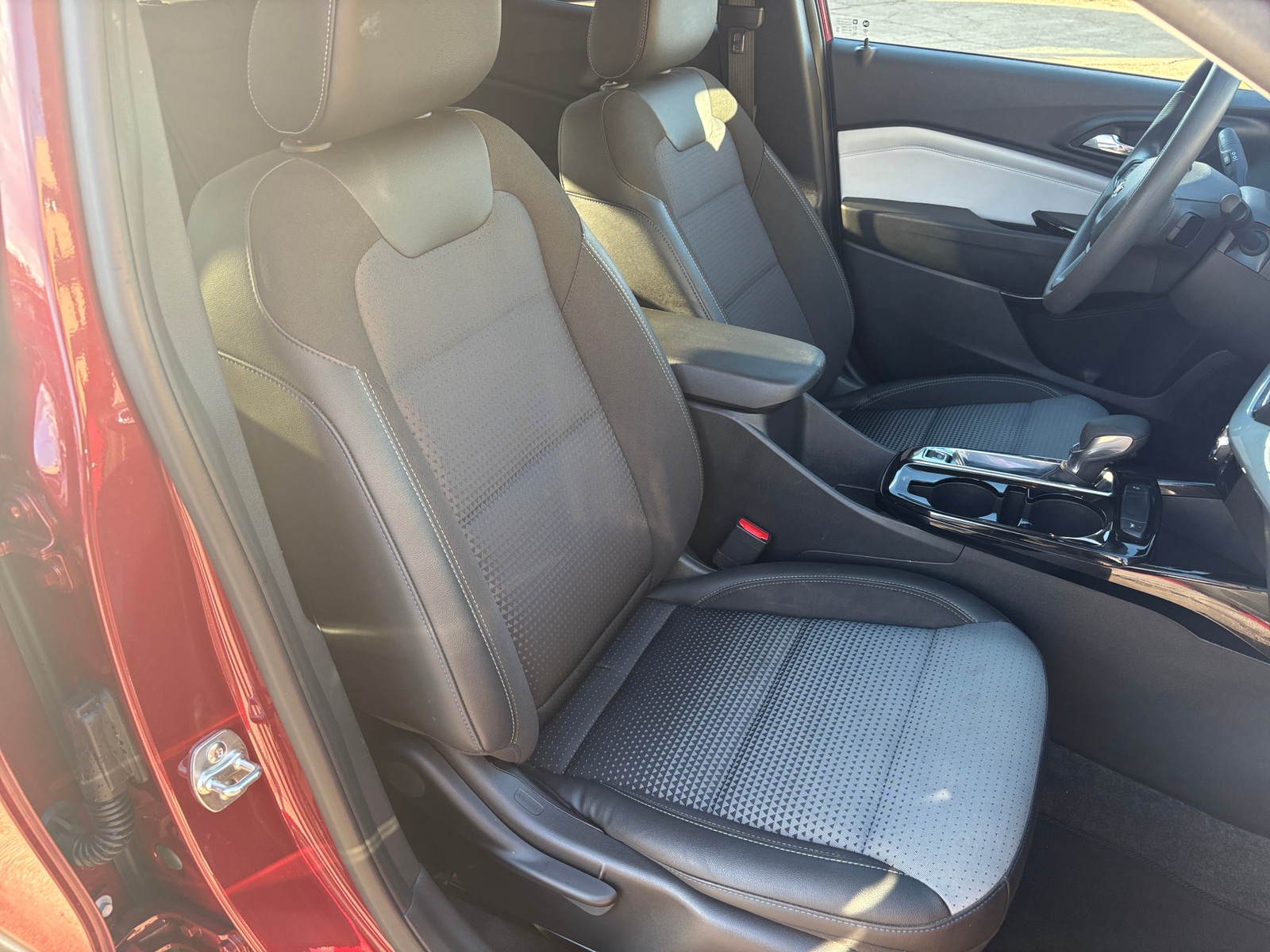 Thumbnail: 2025 Chevrolet Trax - 2