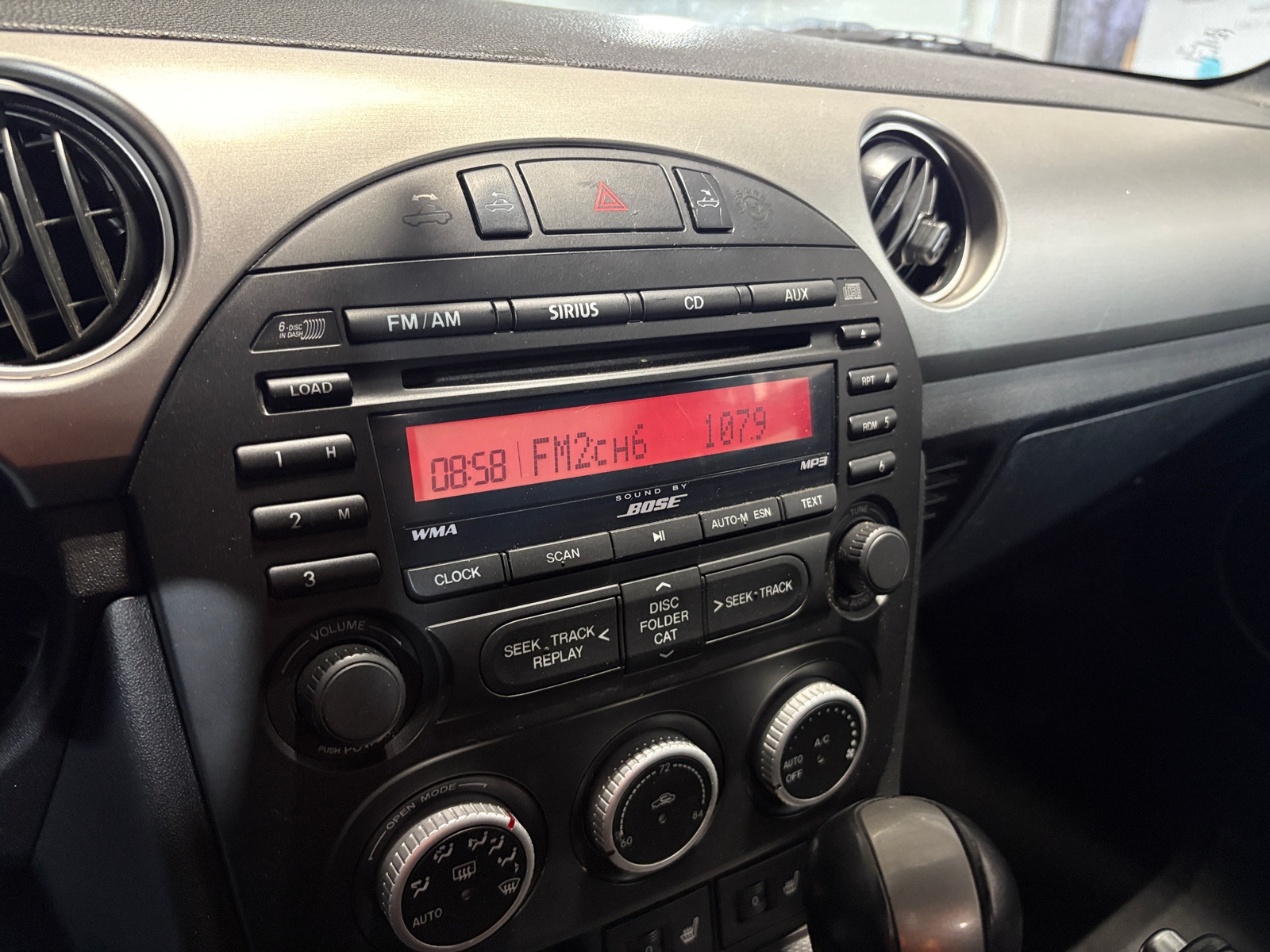 Thumbnail: 2011 Mazda MX-5 Miata - 3