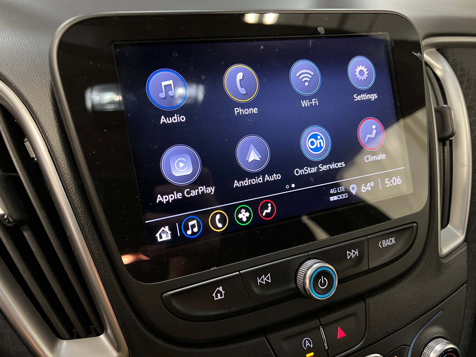 Thumbnail: 2024 Chevrolet Malibu - 4