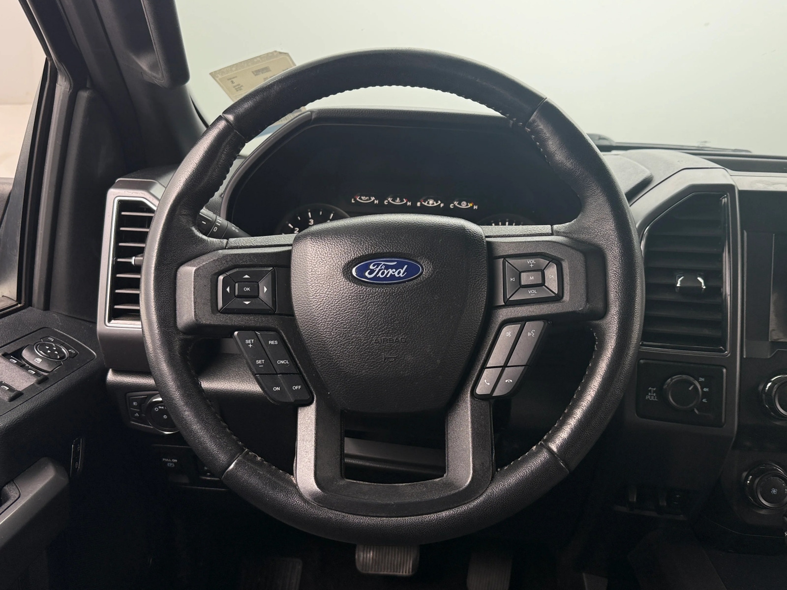 Thumbnail: 2019 Ford Econoline - 5