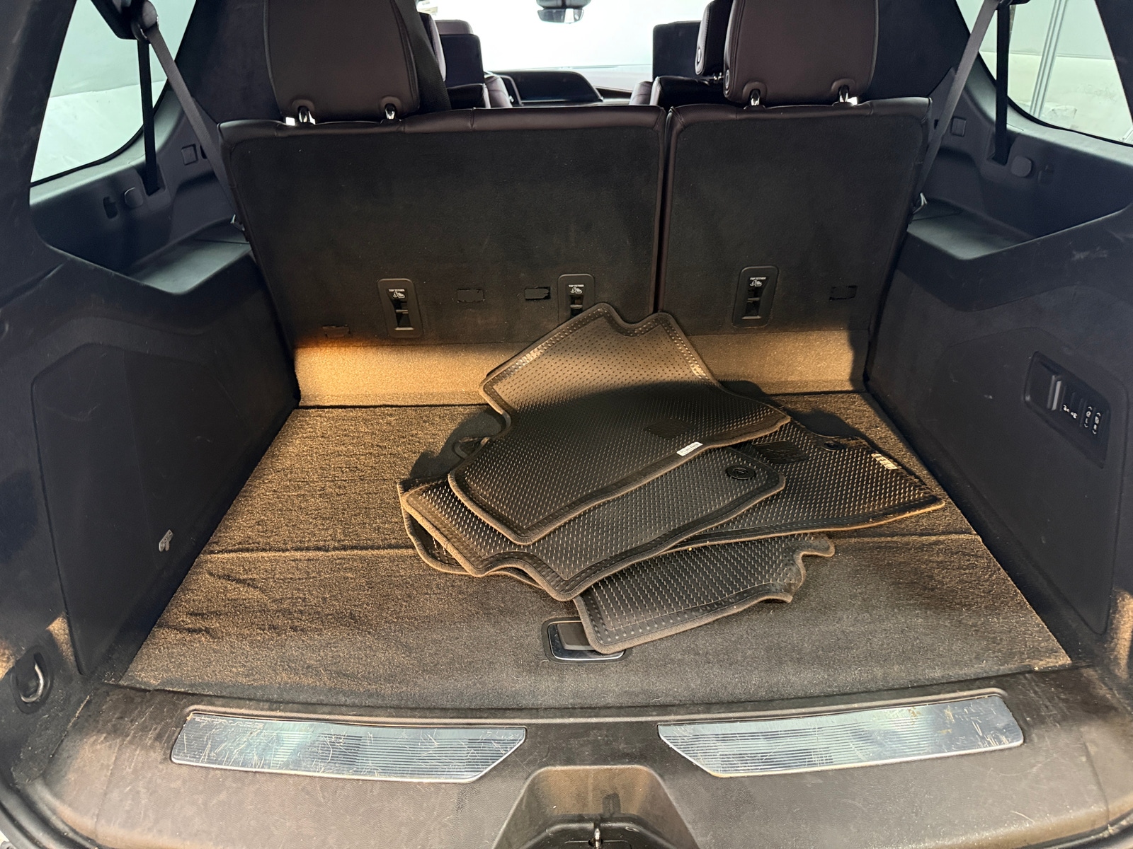 Thumbnail: 2022 Cadillac Escalade - 6