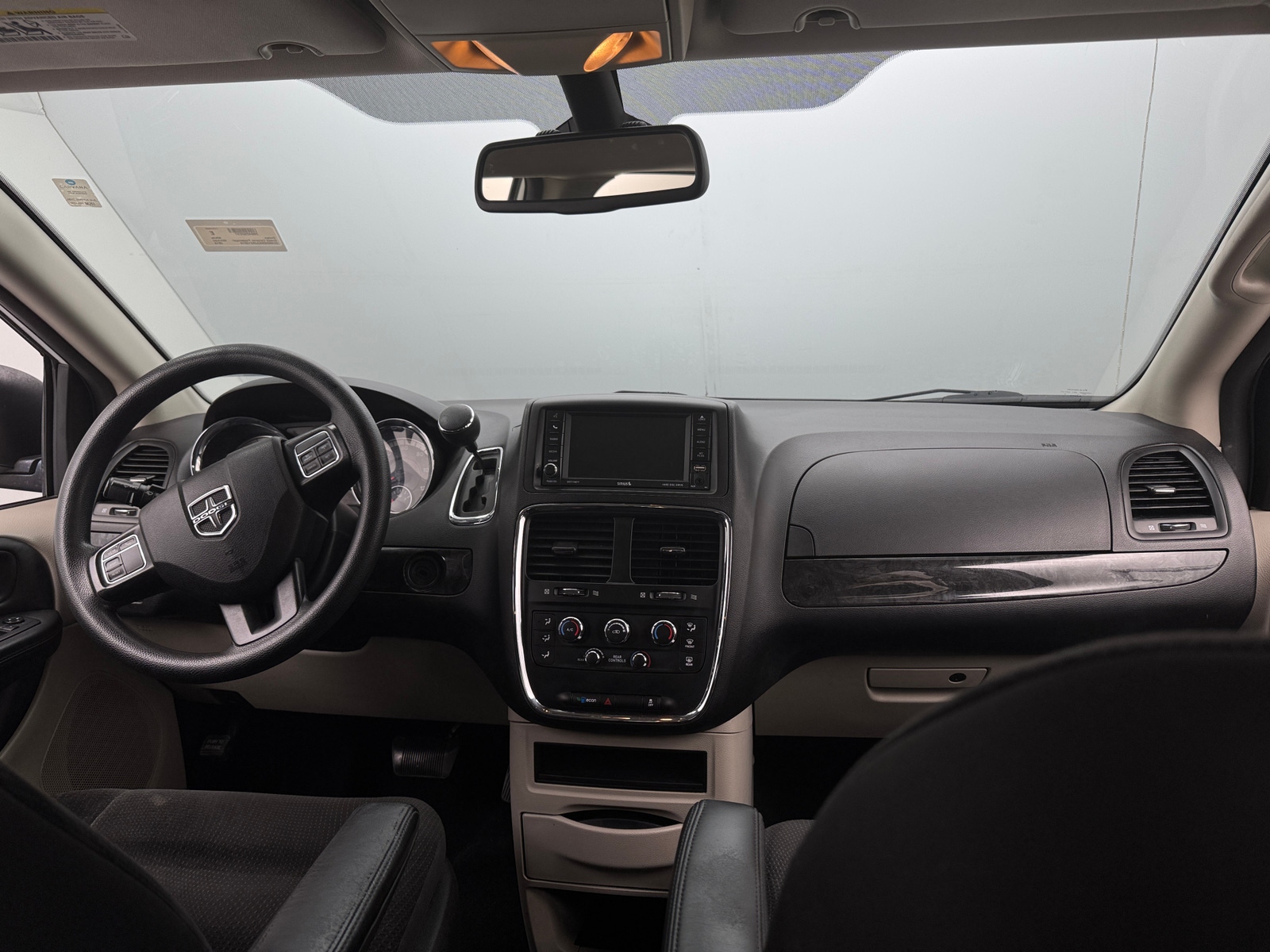 Thumbnail: 2018 Dodge Grand Caravan - 3