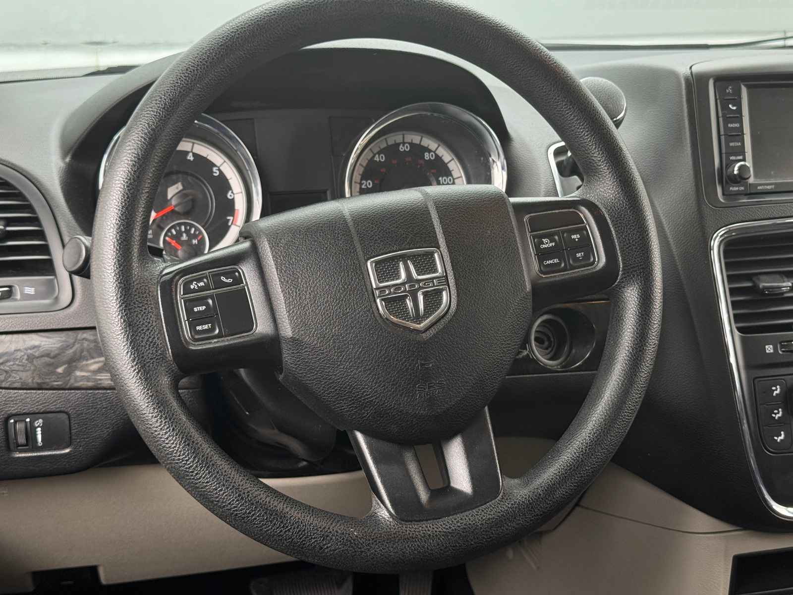 Thumbnail: 2018 Dodge Grand Caravan - 5