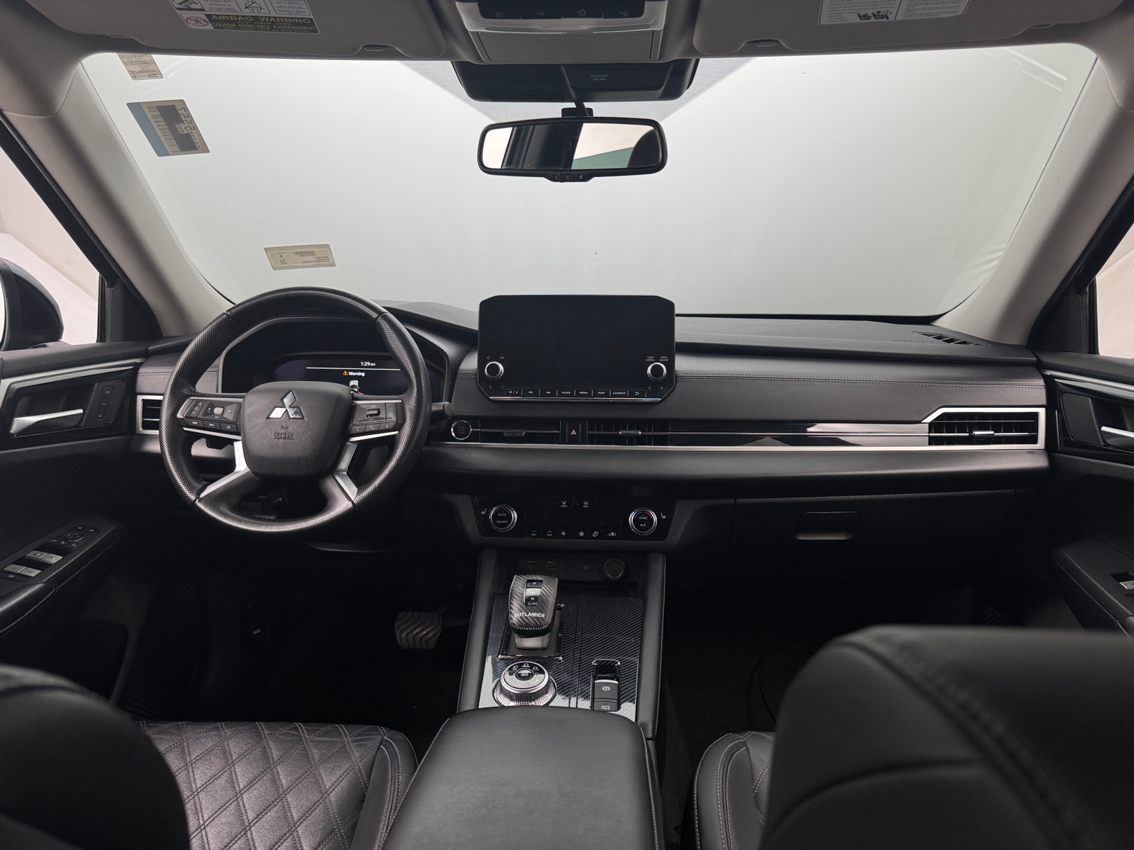 Thumbnail: 2023 Mitsubishi Outlander - 2