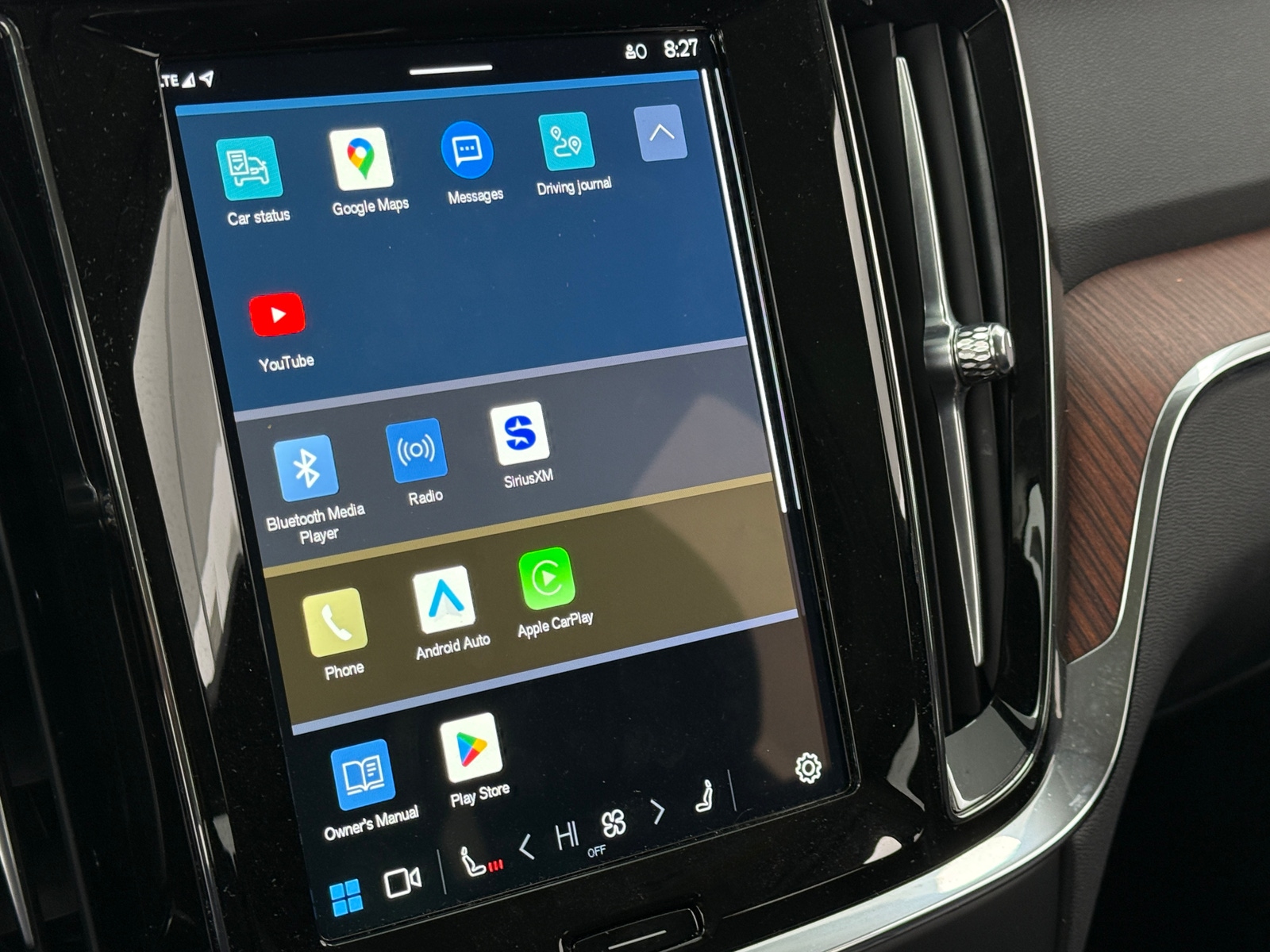 Thumbnail: 2025 Volvo V60 - 3