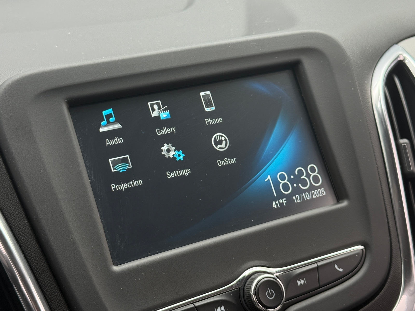 Thumbnail: 2018 Chevrolet Equinox - 4