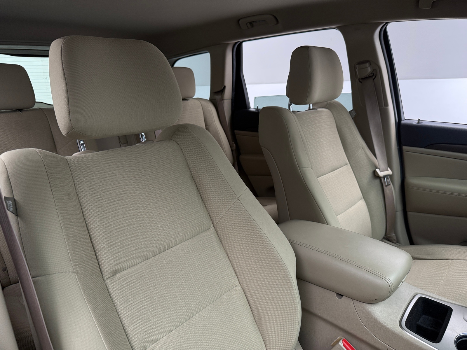 Thumbnail: 2015 Jeep Grand Cherokee - 2