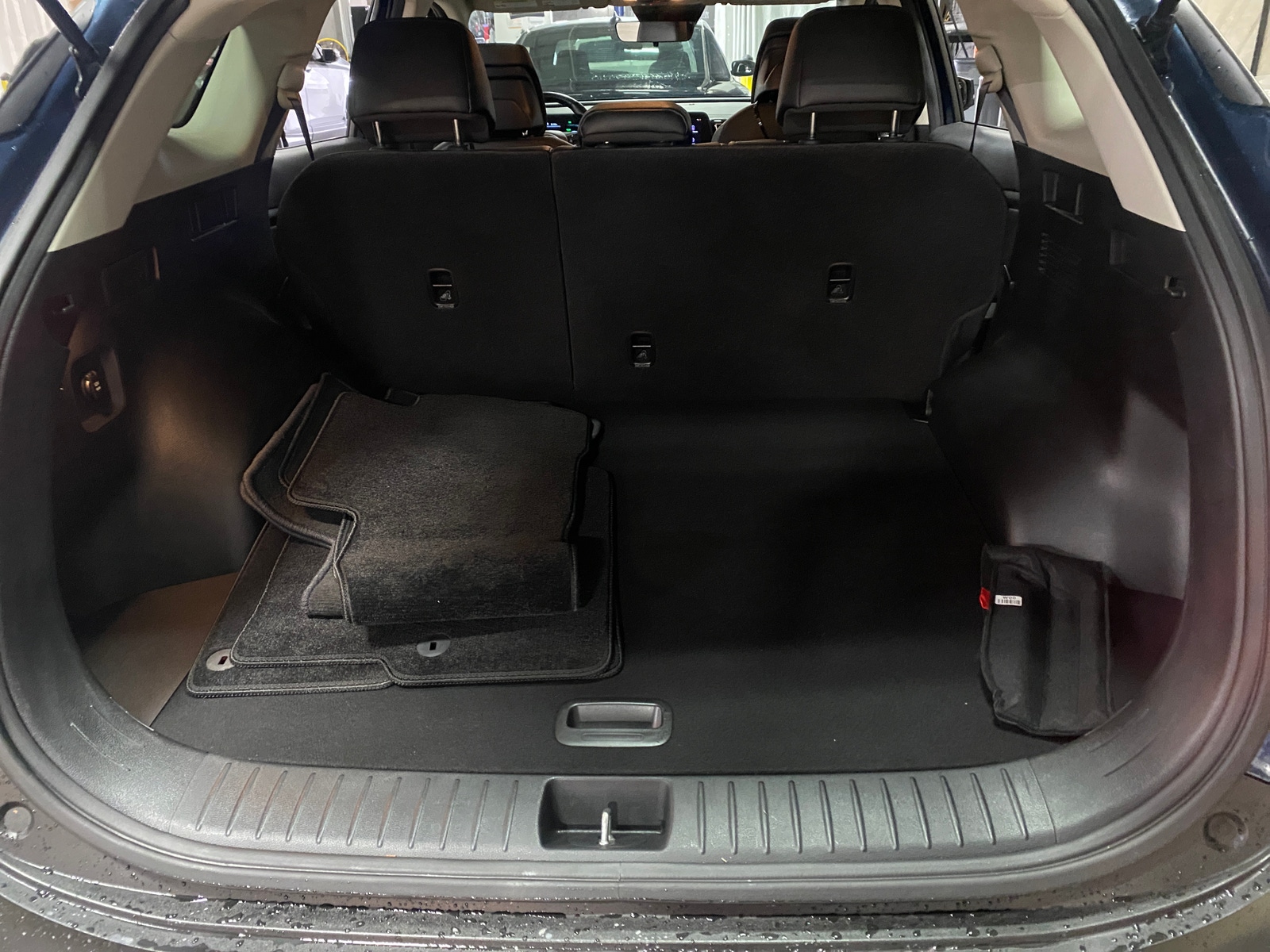 Thumbnail: 2023 Kia Sportage - 6