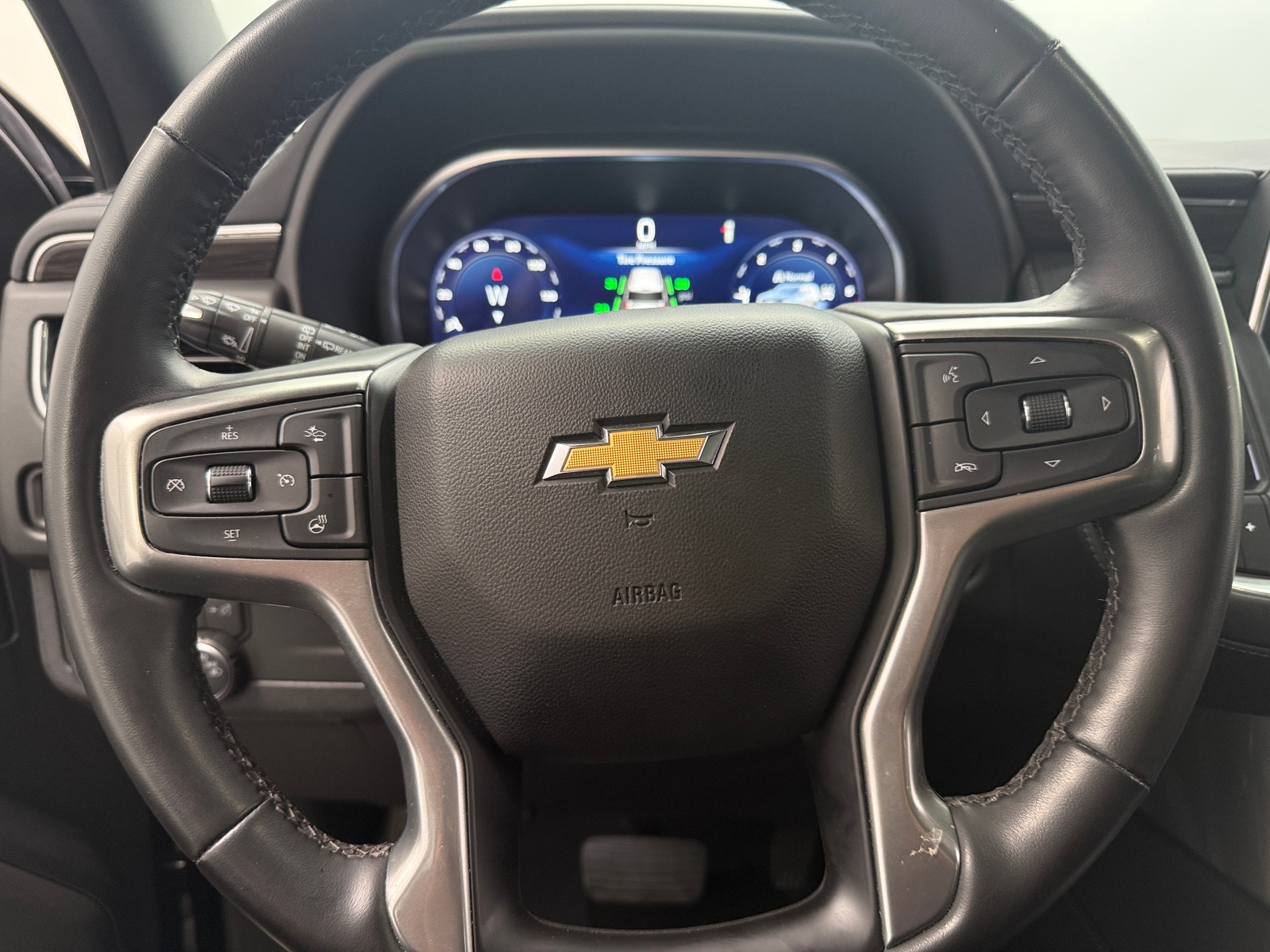 Thumbnail: 2023 Chevrolet Suburban - 4