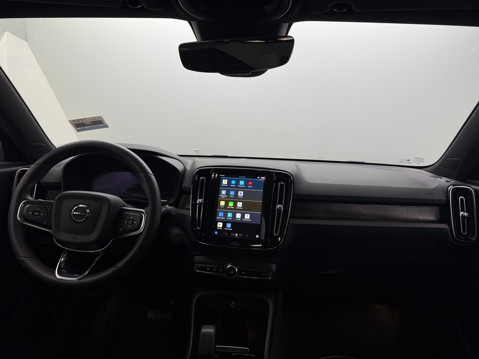 Thumbnail: 2024 Volvo C40 - 3