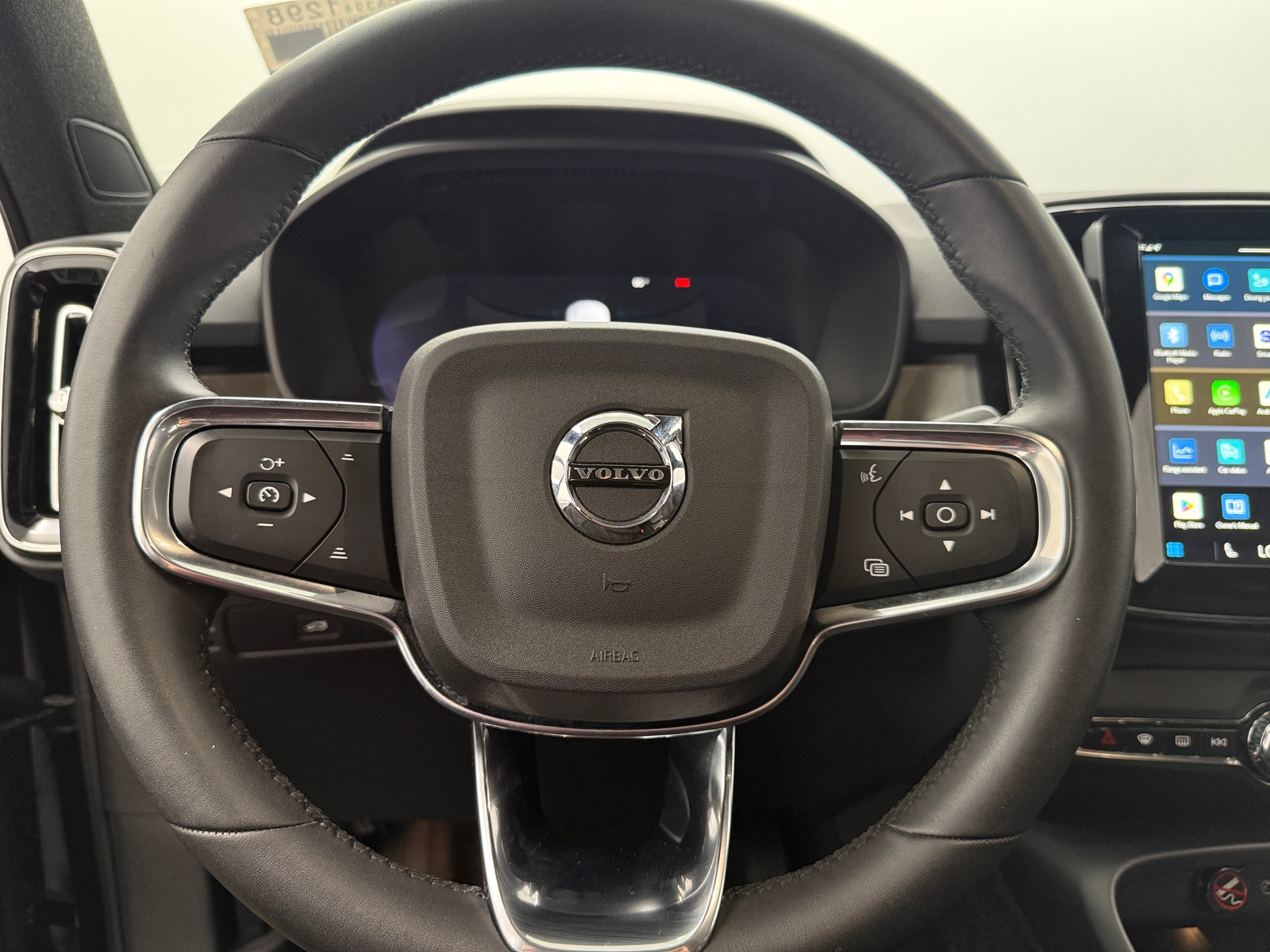 Thumbnail: 2024 Volvo C40 - 5