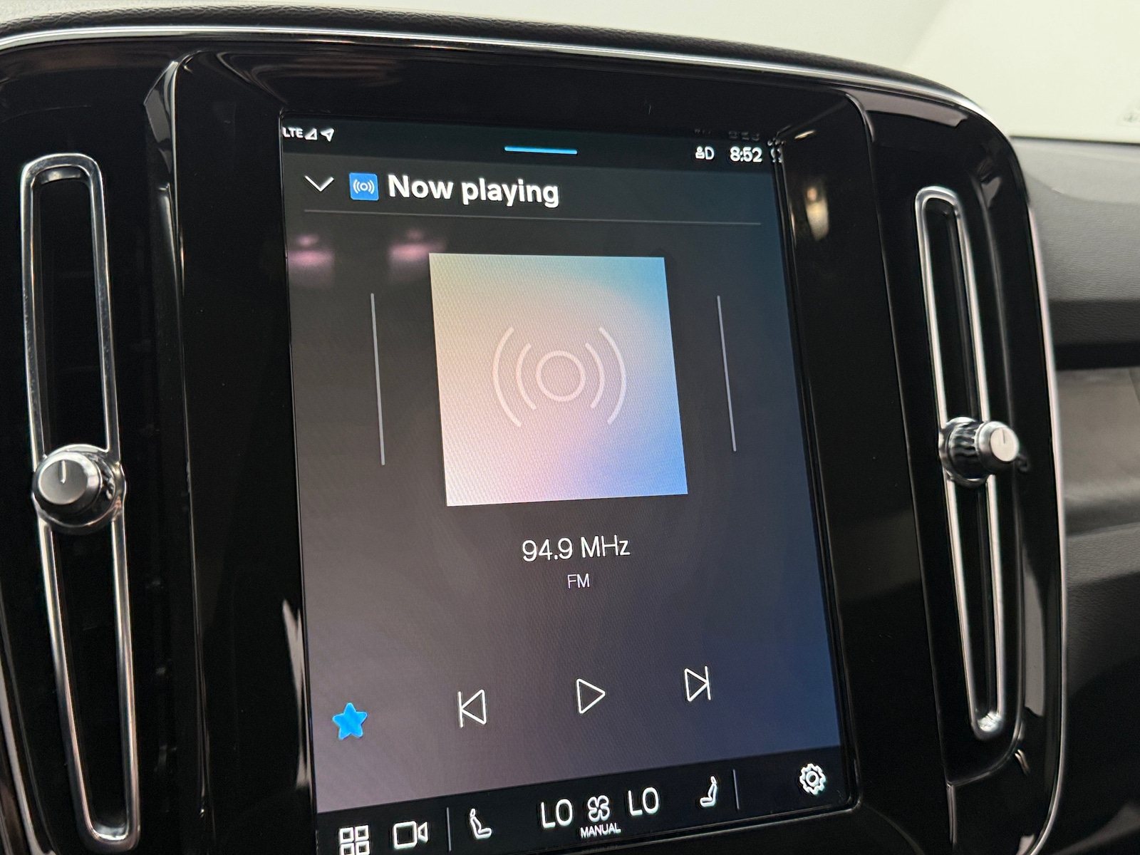 Thumbnail: 2024 Volvo C40 - 4