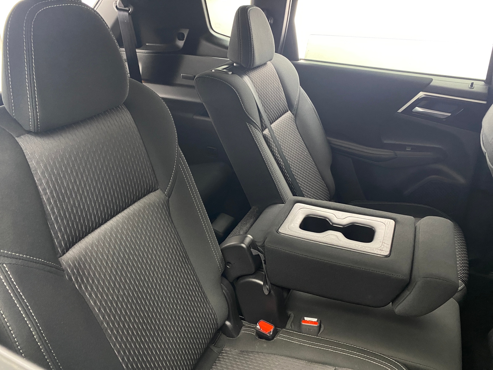 Thumbnail: 2024 Mitsubishi Outlander - 6