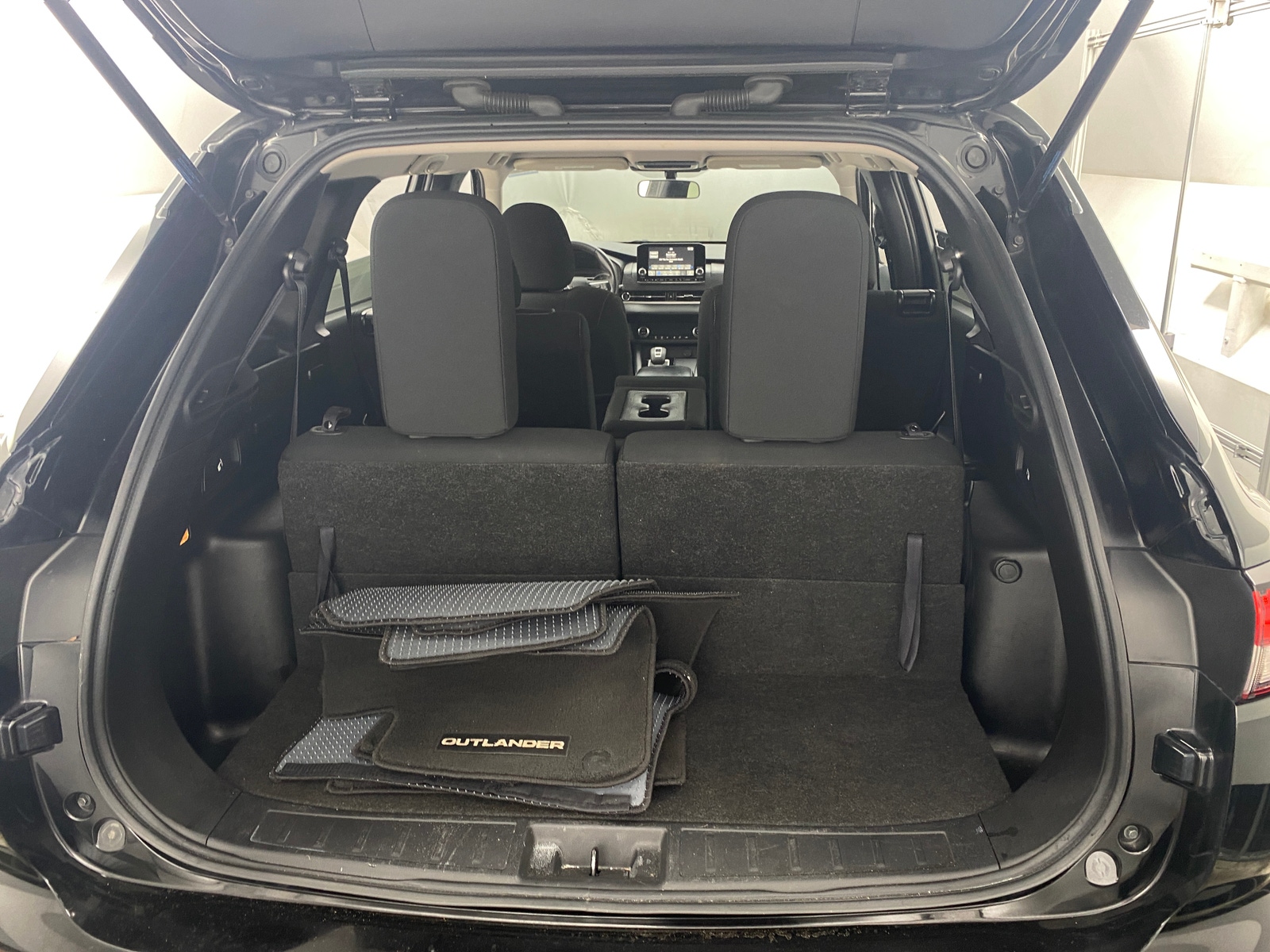 Thumbnail: 2024 Mitsubishi Outlander - 7