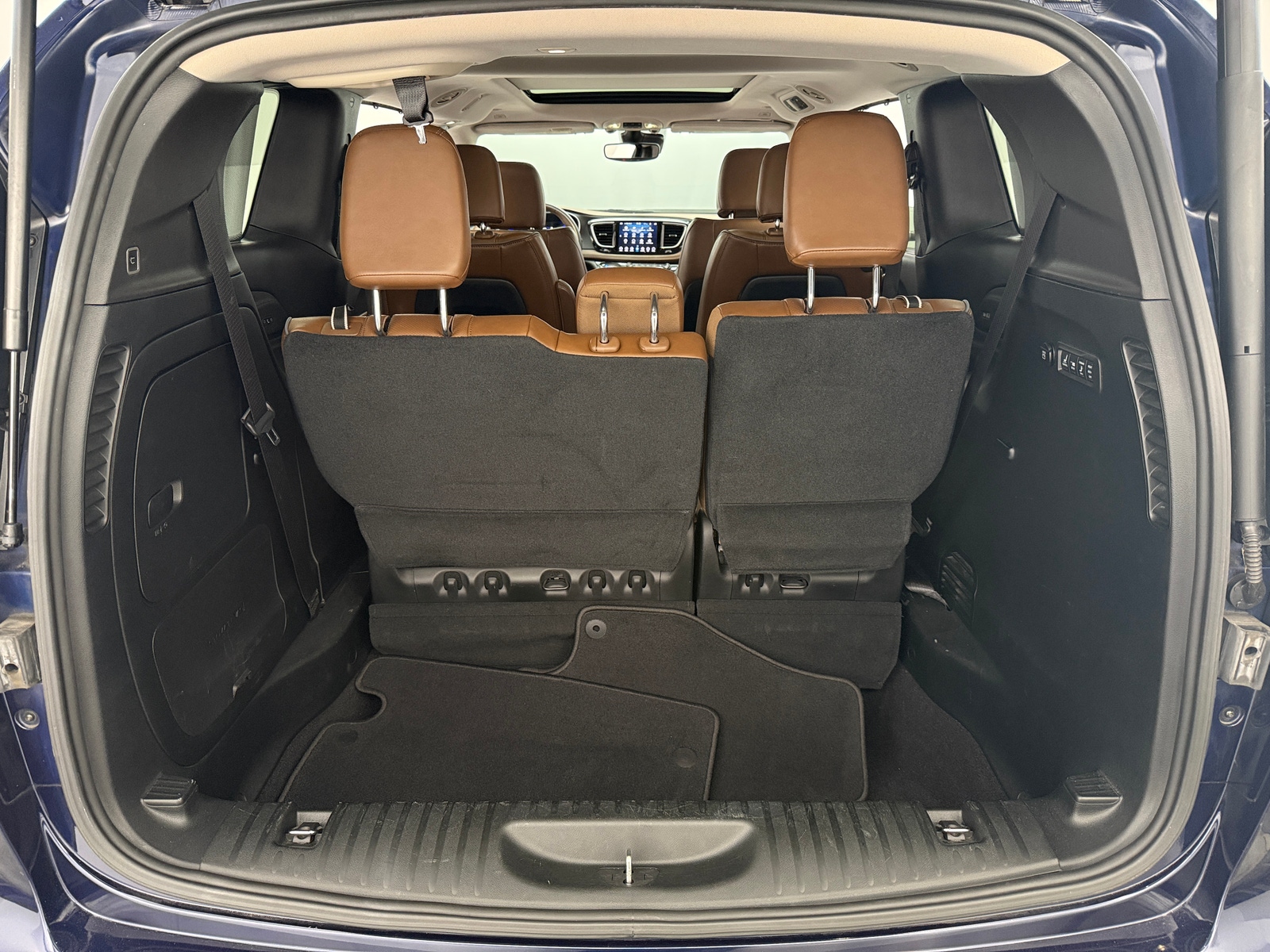 Thumbnail: 2018 Chrysler Pacifica - 6