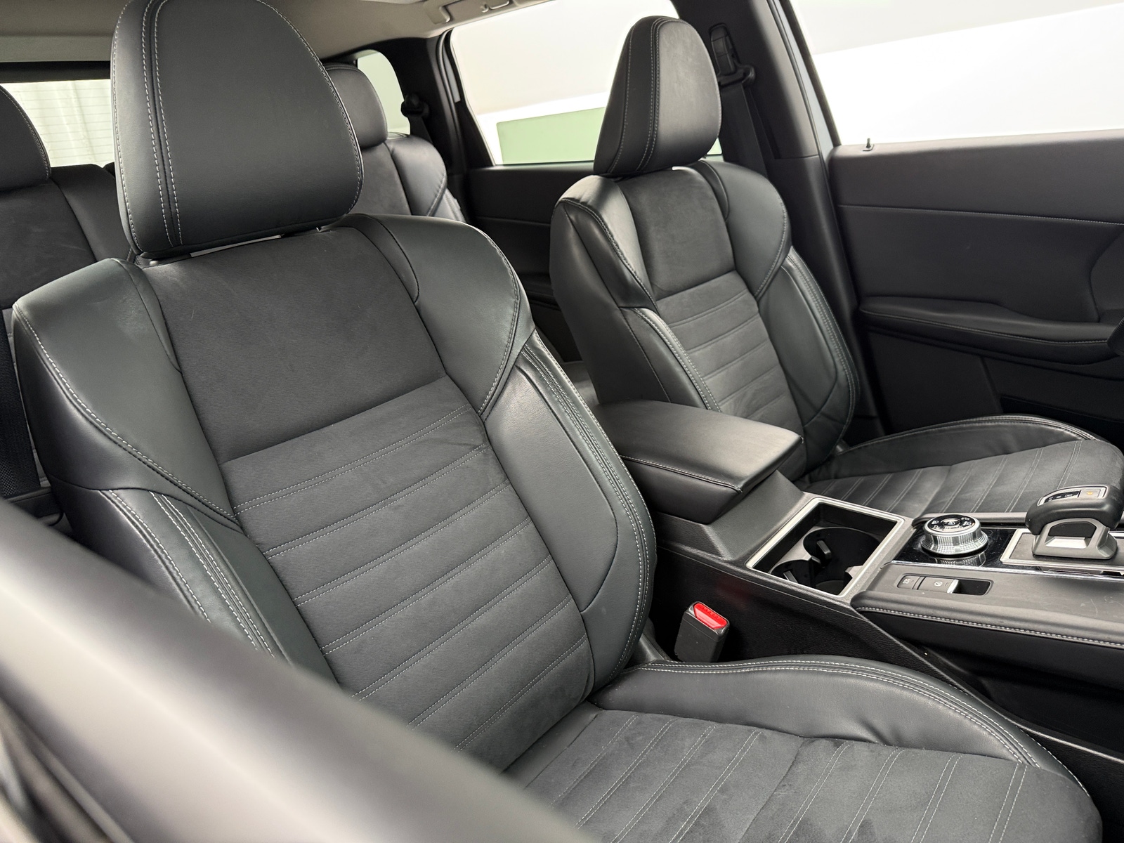 Thumbnail: 2022 Mitsubishi Outlander - 2