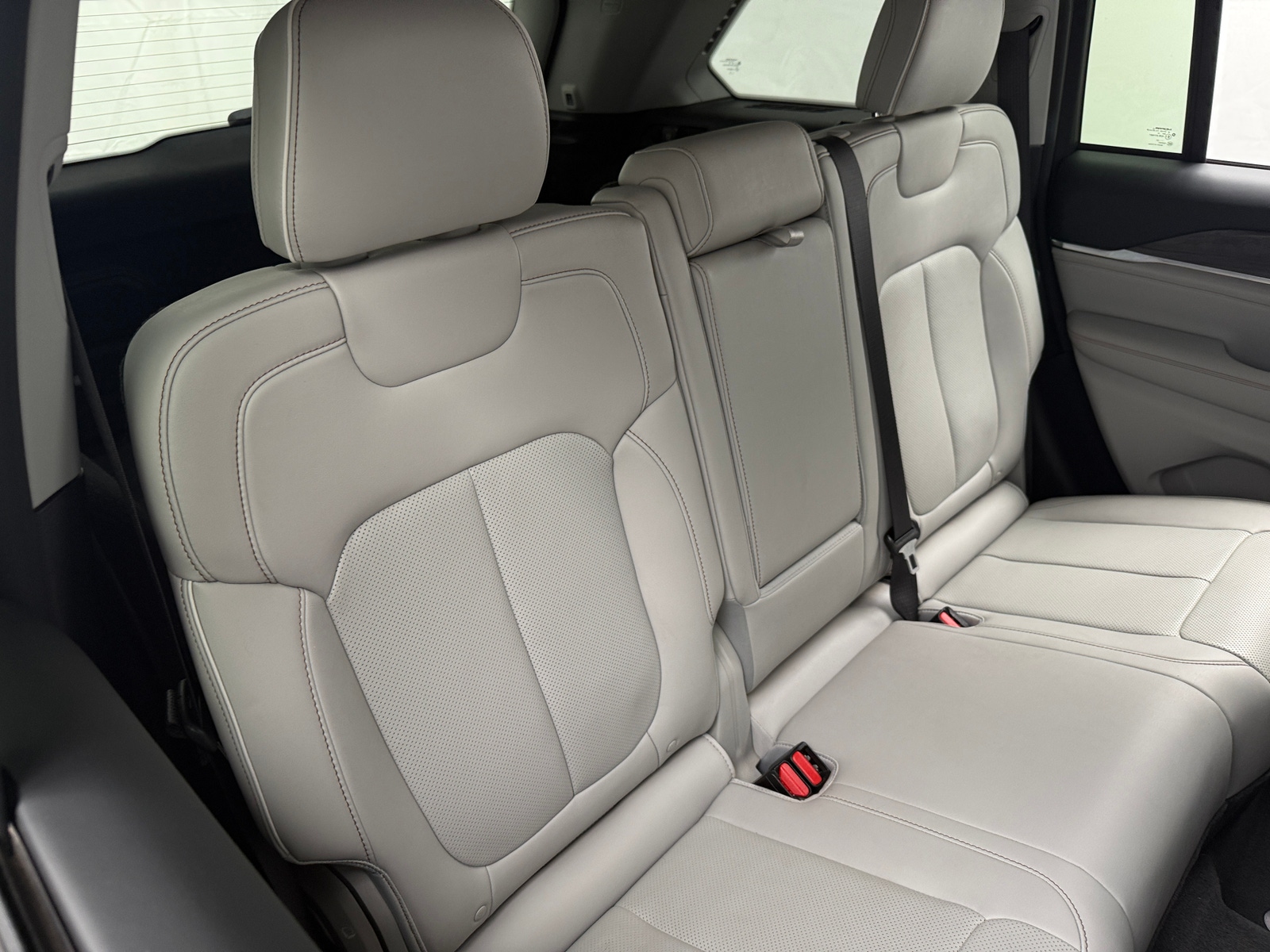 Thumbnail: 2022 Jeep Grand Cherokee - 5