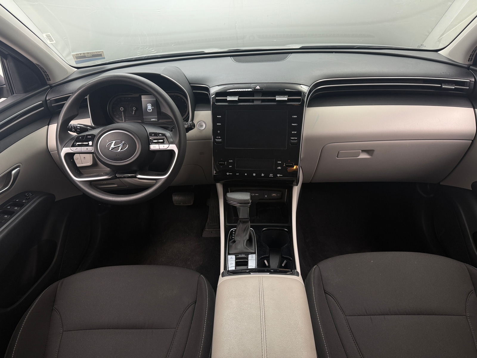 Thumbnail: 2024 Hyundai Tucson - 3