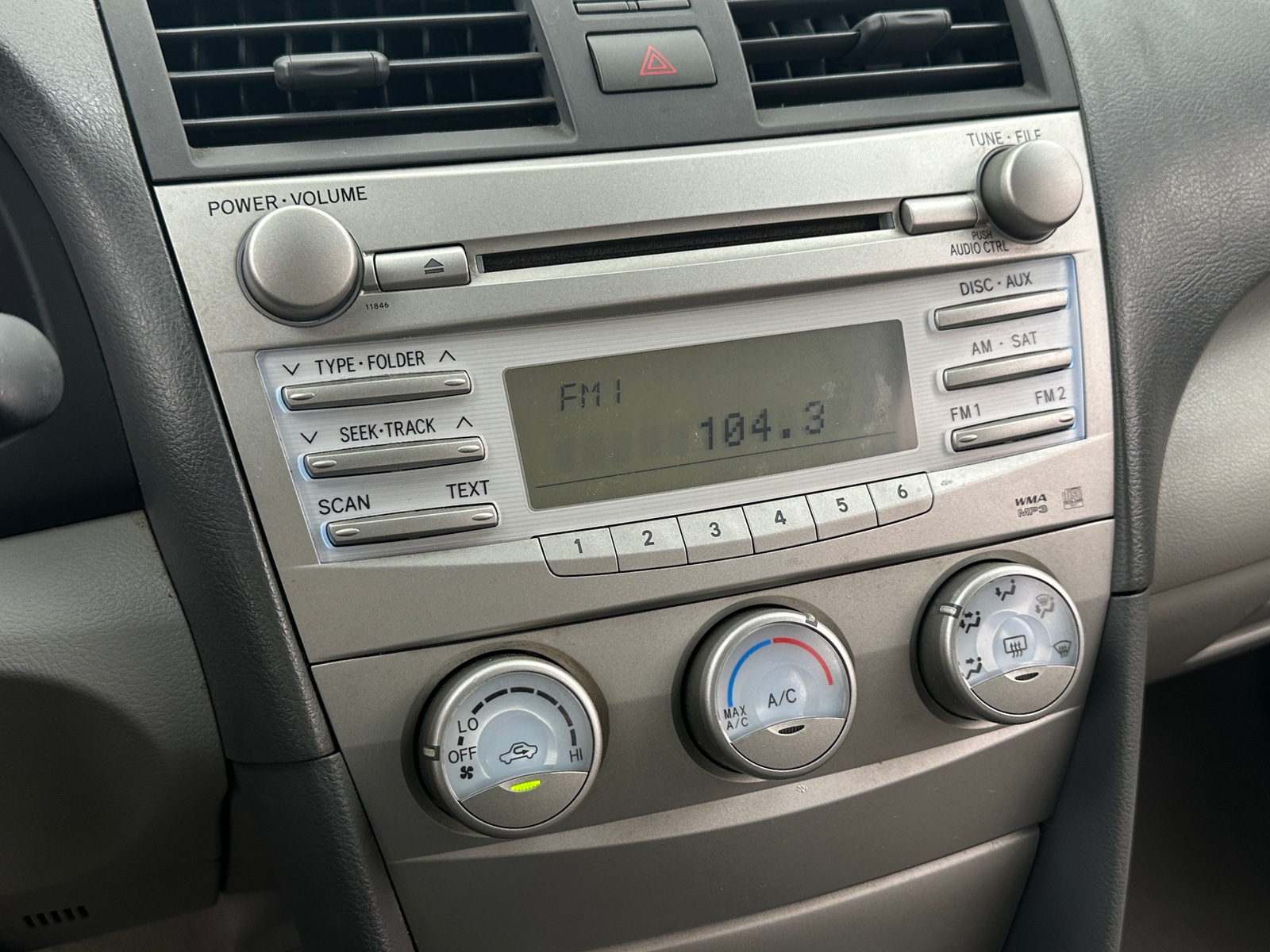 Thumbnail: 2011 Toyota Camry - 4