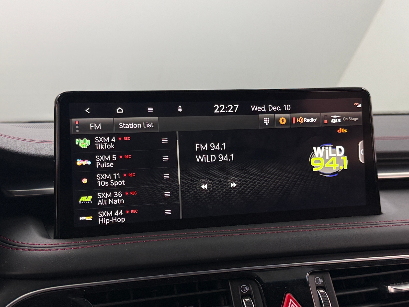 Thumbnail: 2023 Genesis G70 - 3