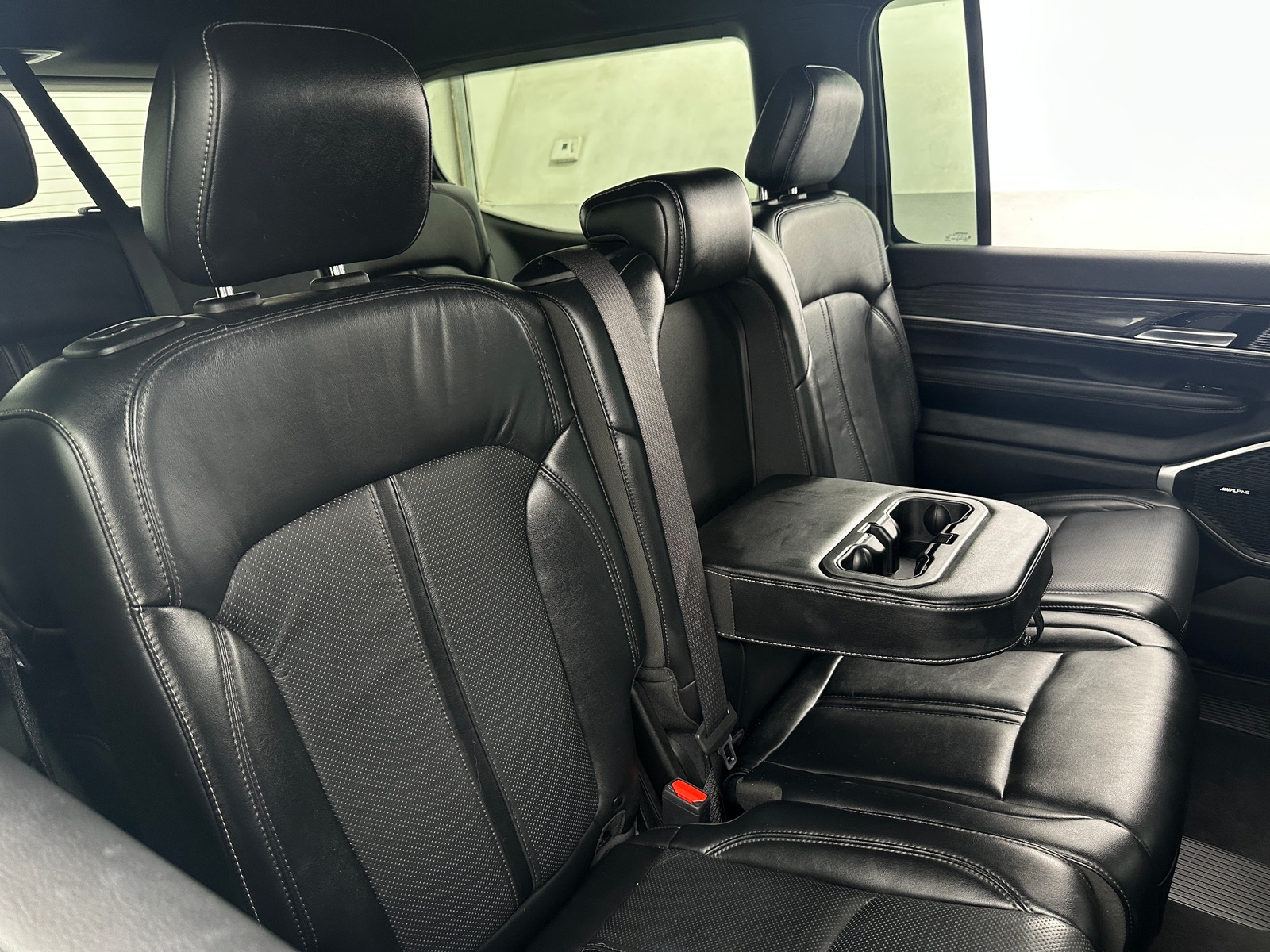 Thumbnail: 2022 Jeep Wagoneer - 5