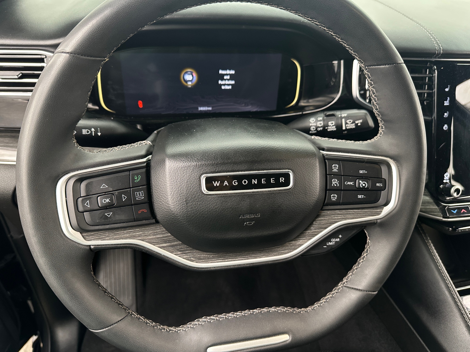 Thumbnail: 2022 Jeep Wagoneer - 4