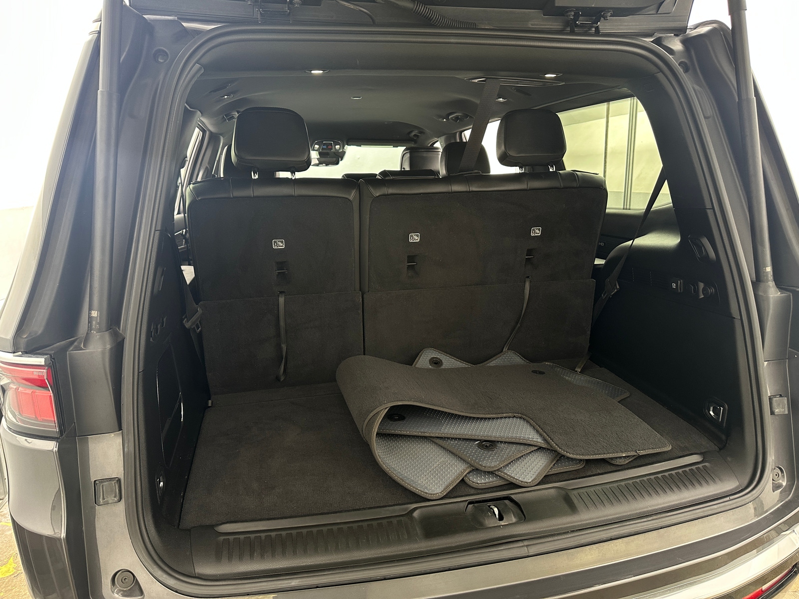 Thumbnail: 2022 Jeep Wagoneer - 6