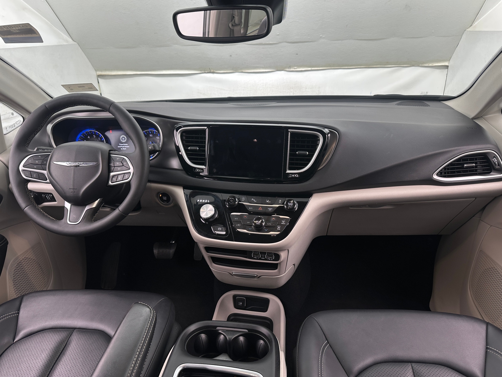 Thumbnail: 2024 Chrysler Pacifica - 2