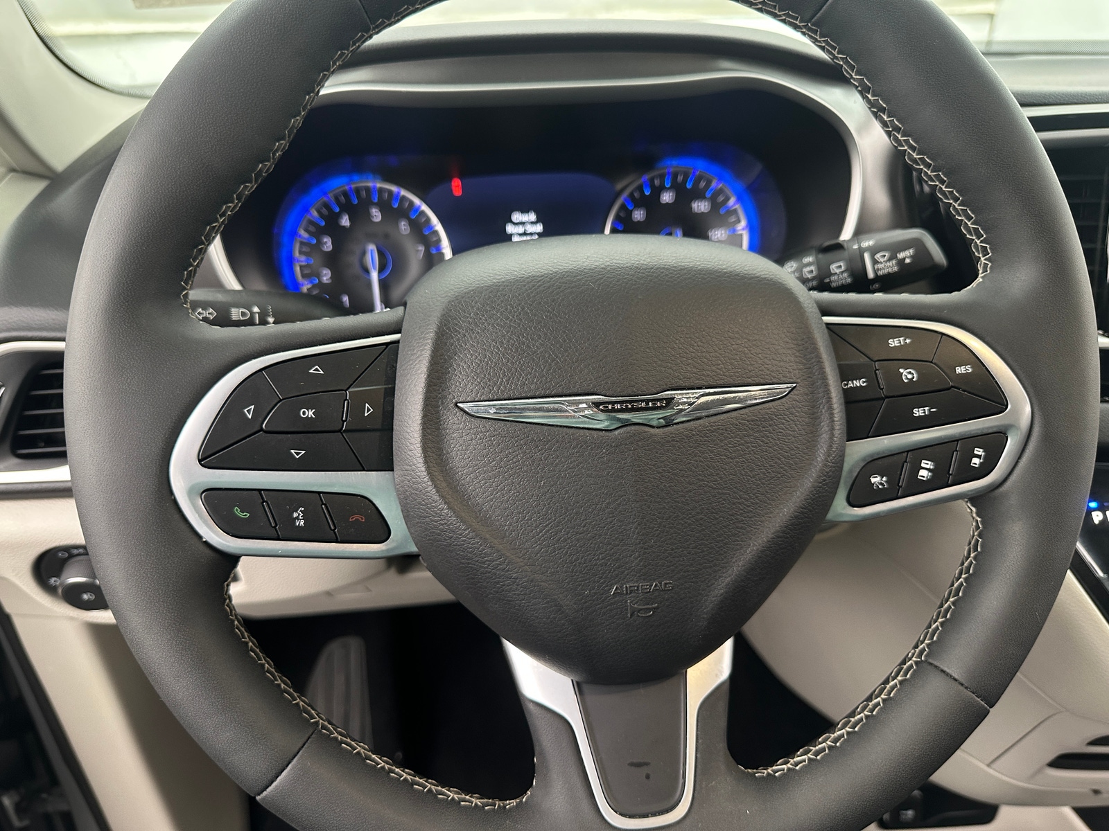 Thumbnail: 2024 Chrysler Pacifica - 4