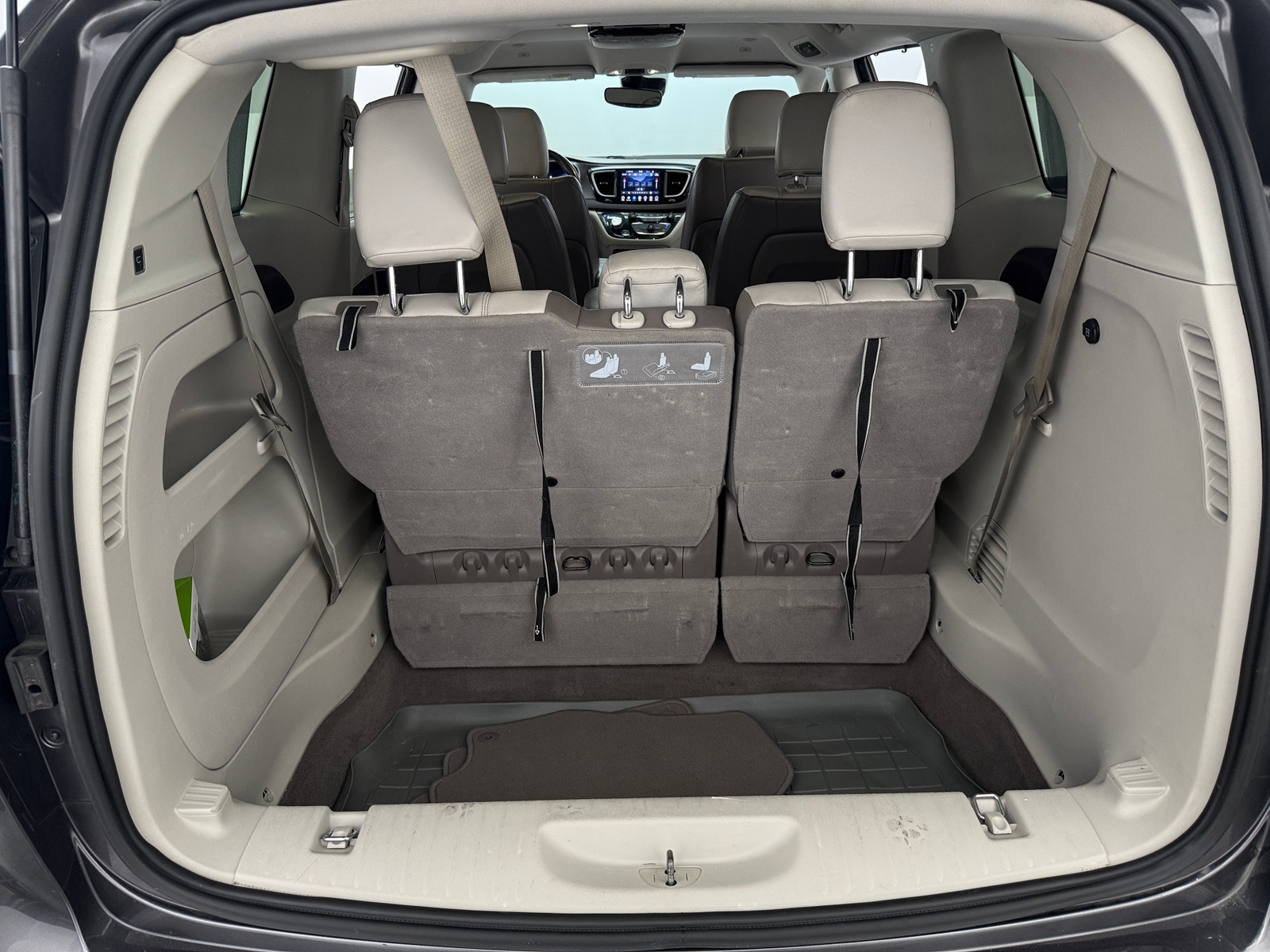 Thumbnail: 2019 Chrysler Pacifica - 6