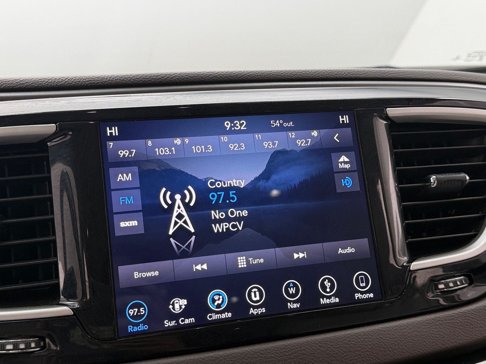 Thumbnail: 2019 Chrysler Pacifica - 3