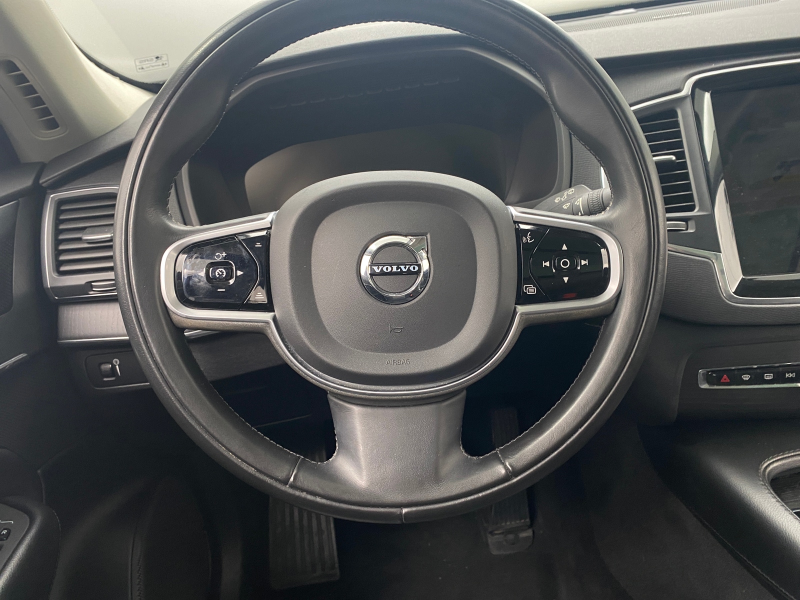 Thumbnail: 2020 Volvo XC90 - 4