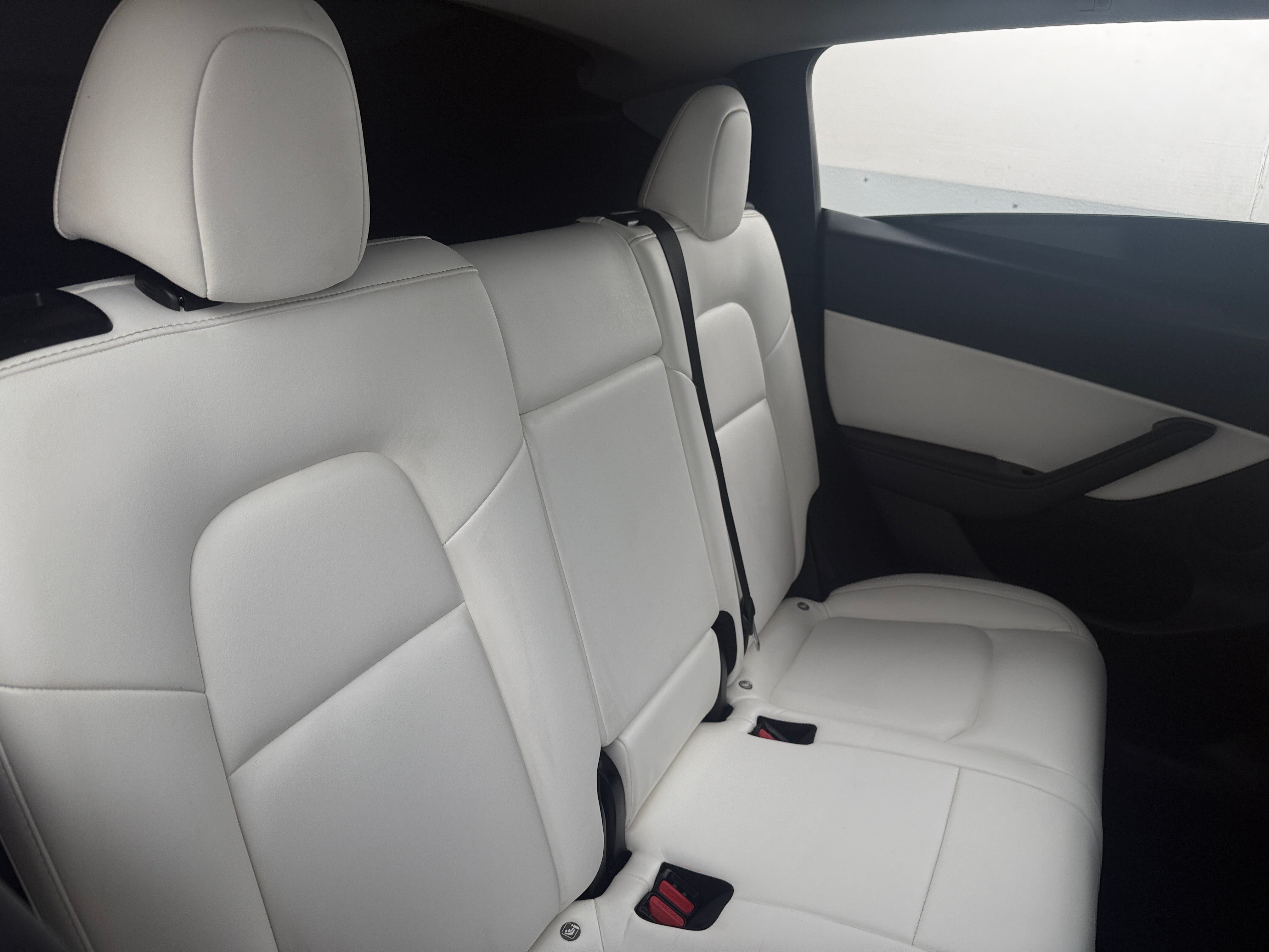 Used 2021 Tesla Model Y Long Range with VIN 5YJYGDEE5MF088254 for sale in Oak Creek, WI