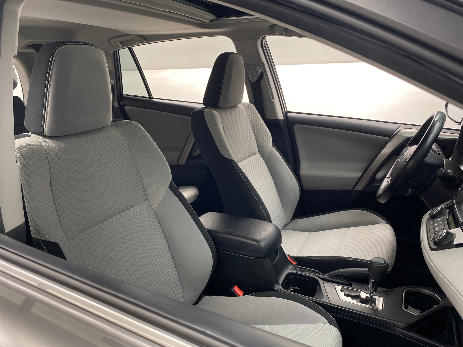 Thumbnail: 2018 Toyota RAV4 - 2