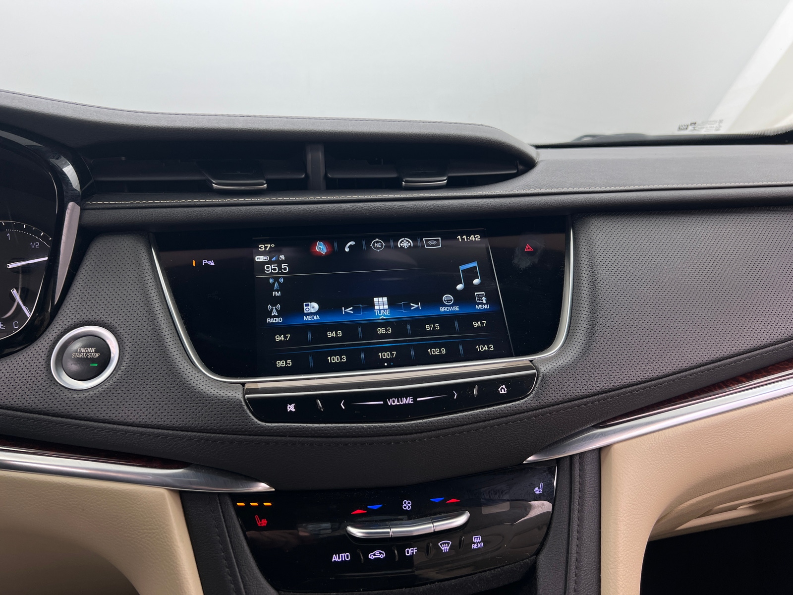 Thumbnail: 2019 Cadillac XT5 - 3