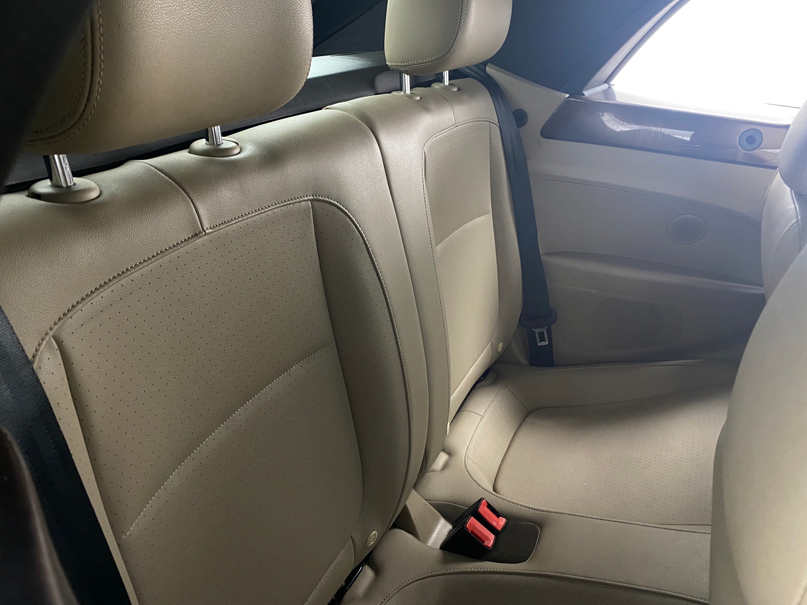 Thumbnail: 2015 Volkswagen Beetle - 5