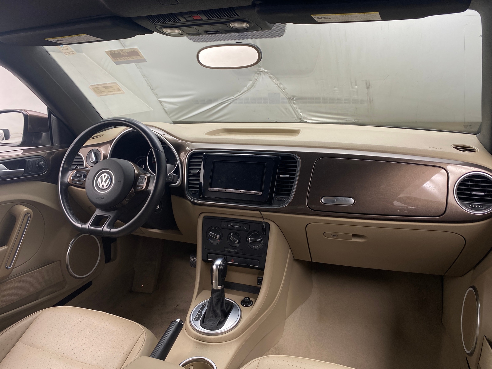 Thumbnail: 2015 Volkswagen Beetle - 2