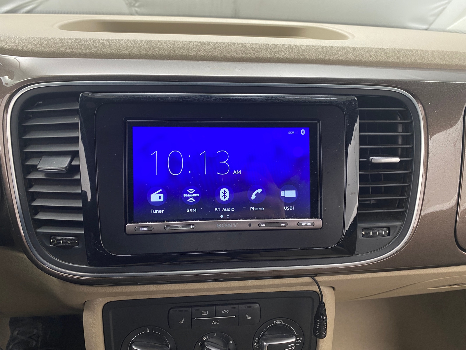 Thumbnail: 2015 Volkswagen Beetle - 3