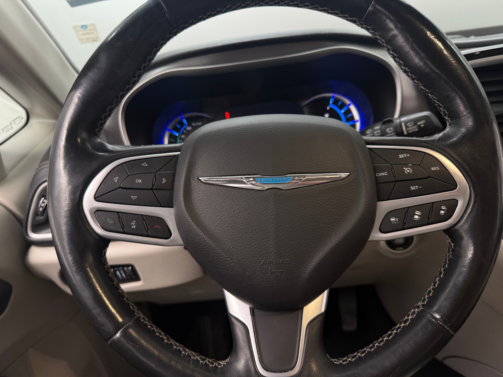 Thumbnail: 2021 Chrysler Pacifica - 4