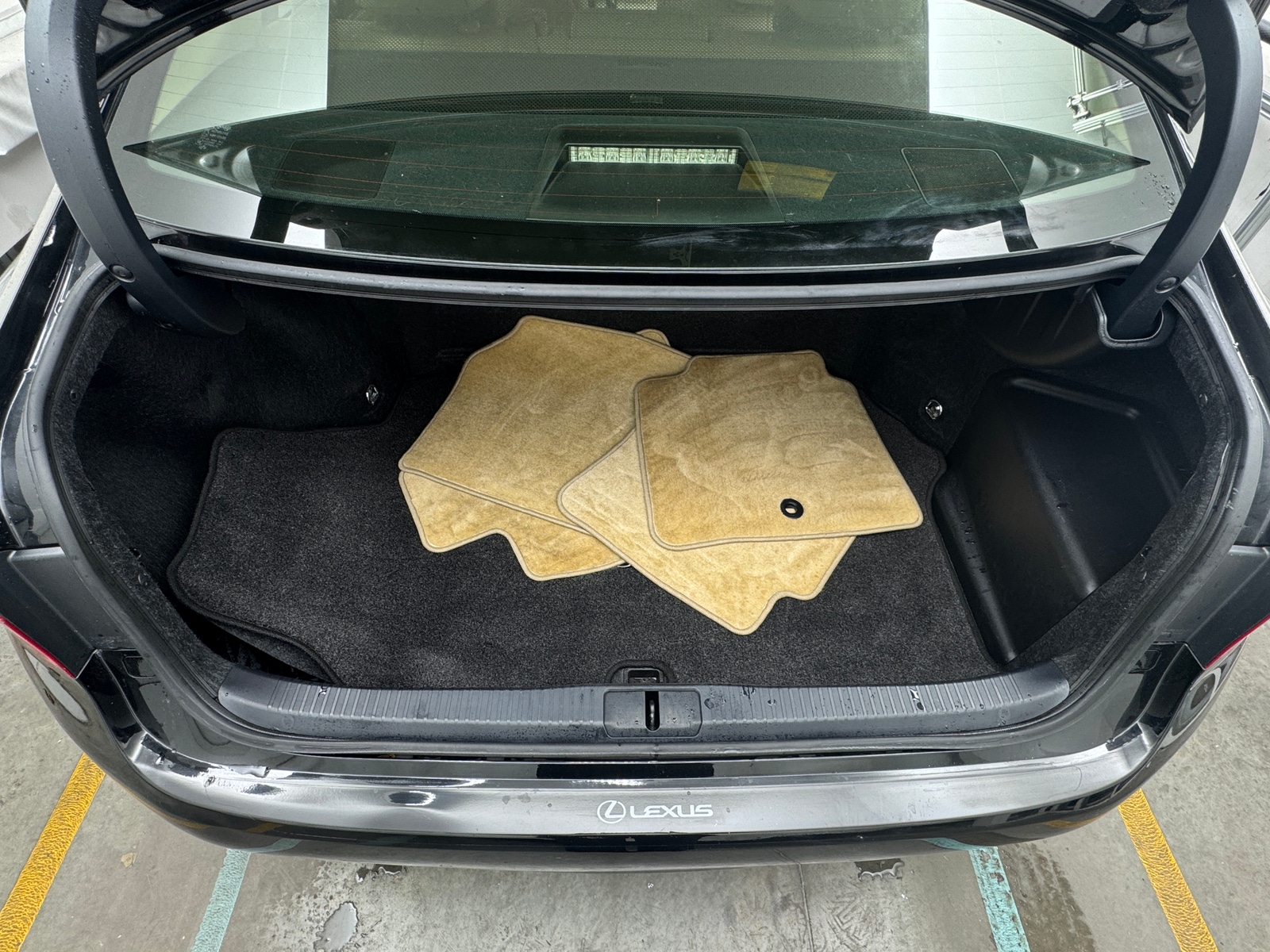 Thumbnail: 2013 Lexus ES - 6