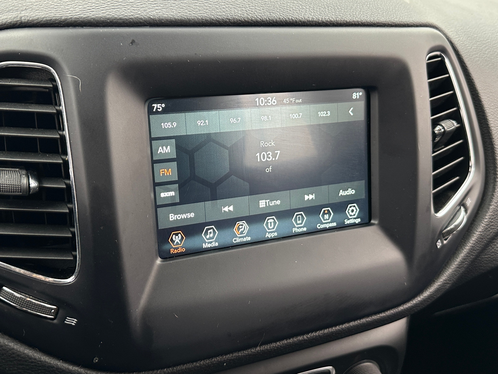 Thumbnail: 2021 Jeep Compass - 4