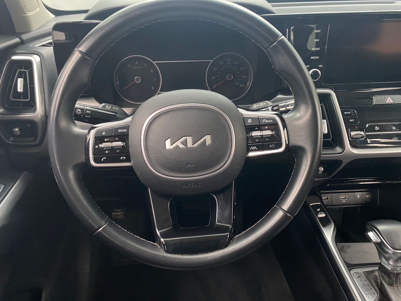 Thumbnail: 2022 Kia Sorento - 4