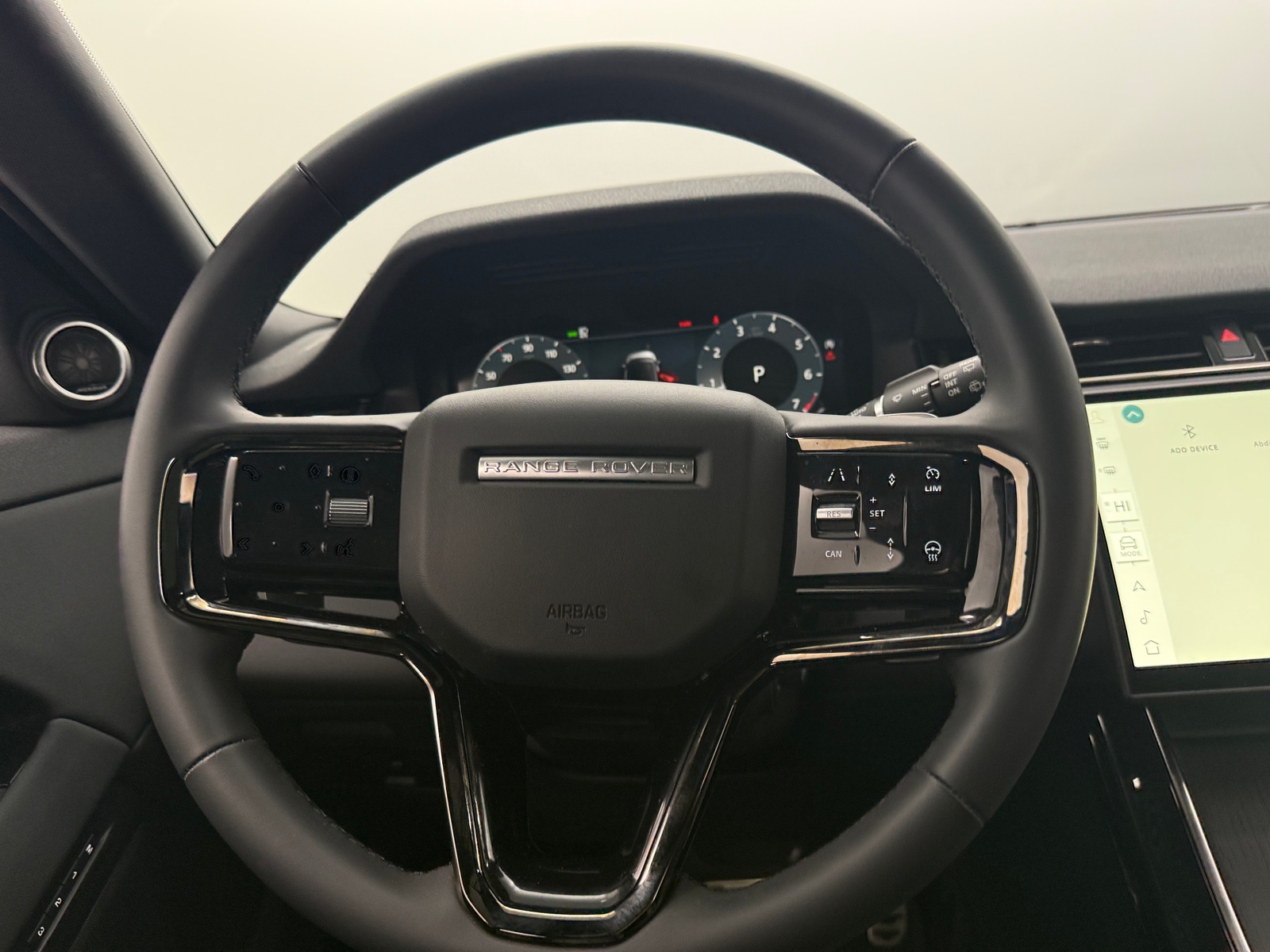 Thumbnail: 2025 Land Rover Range Rover Evoque - 4