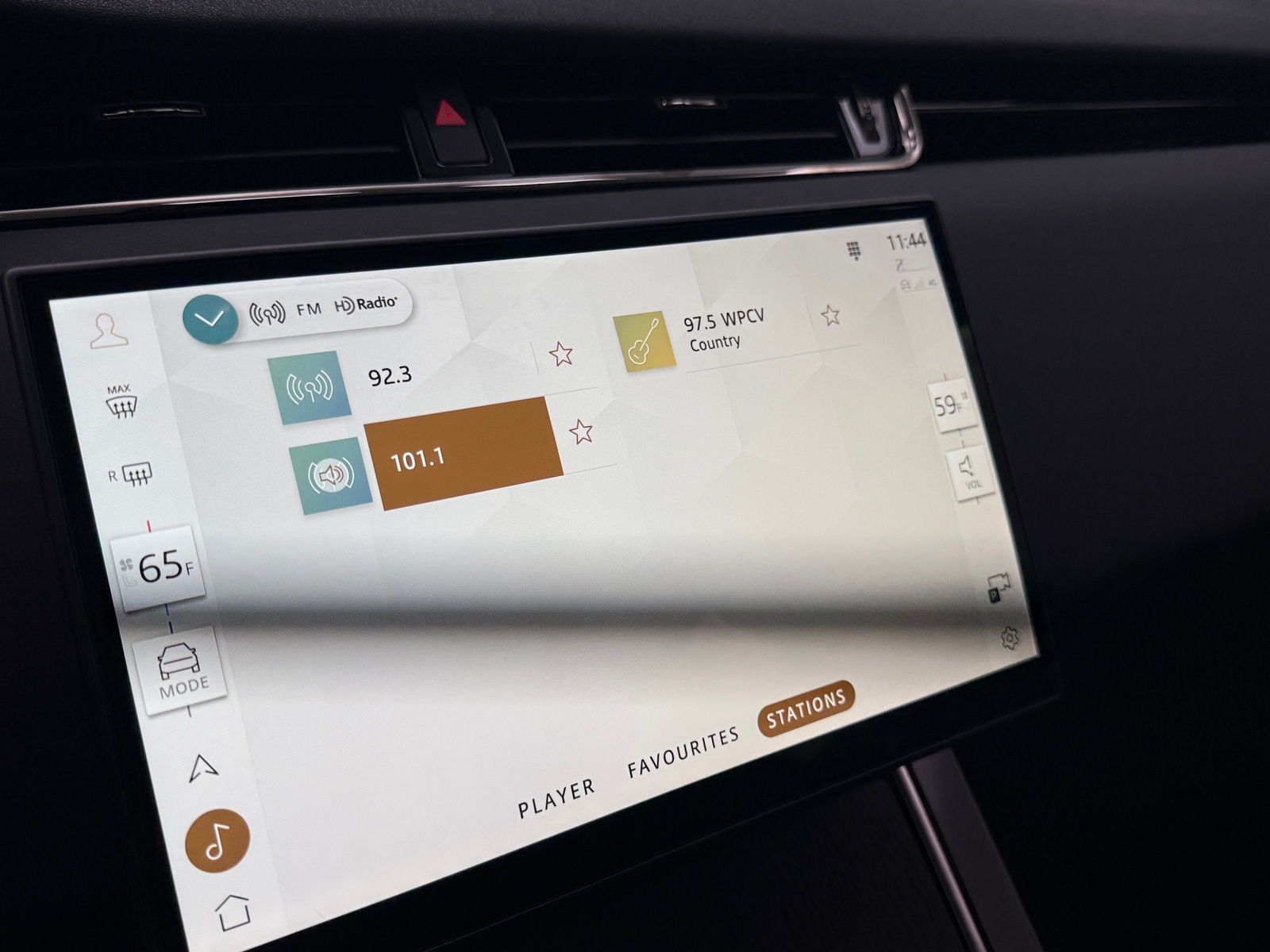 Thumbnail: 2025 Land Rover Range Rover Evoque - 3