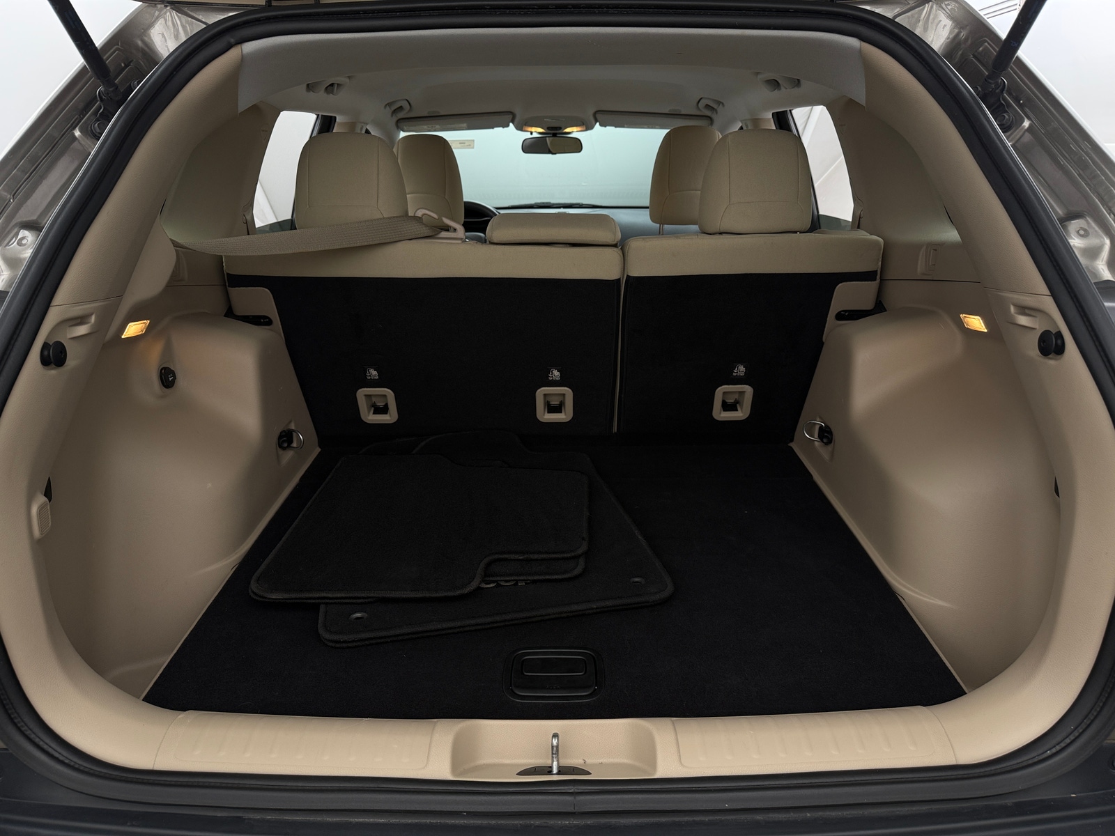 Thumbnail: 2019 Jeep Cherokee - 7