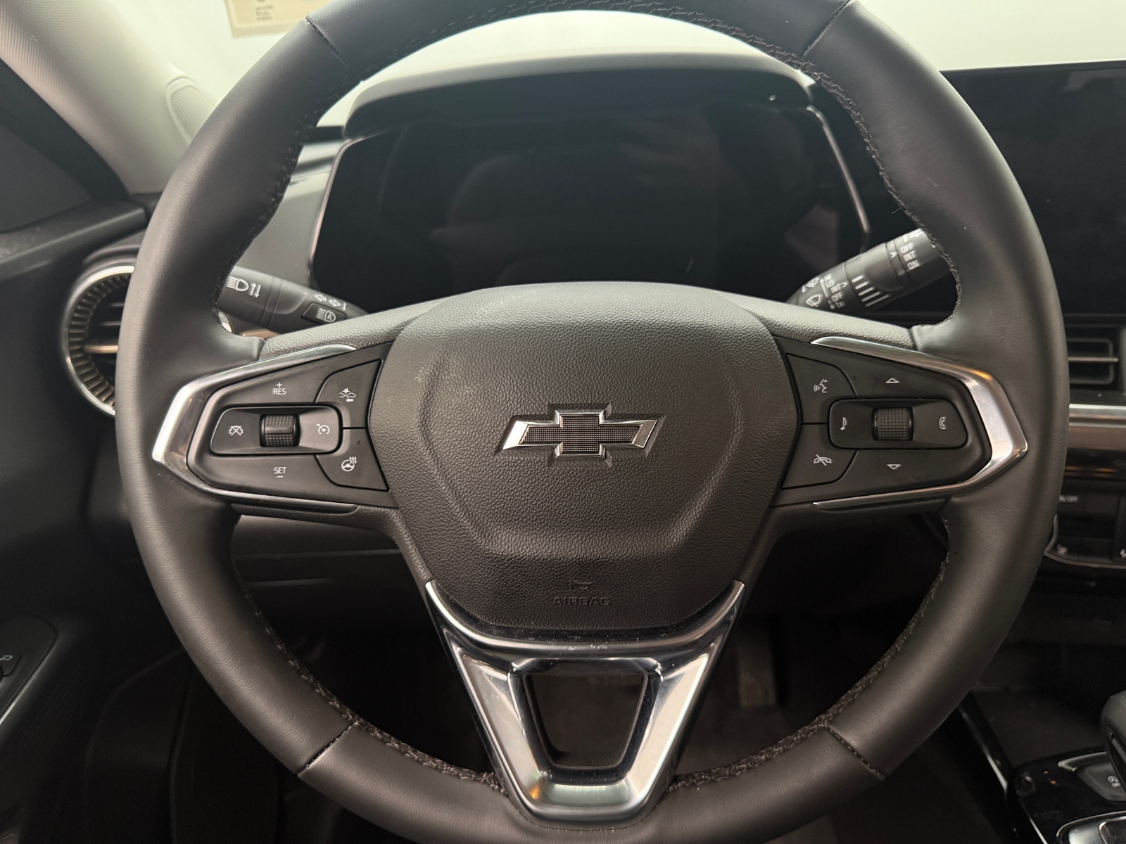 Thumbnail: 2025 Chevrolet Trax - 4