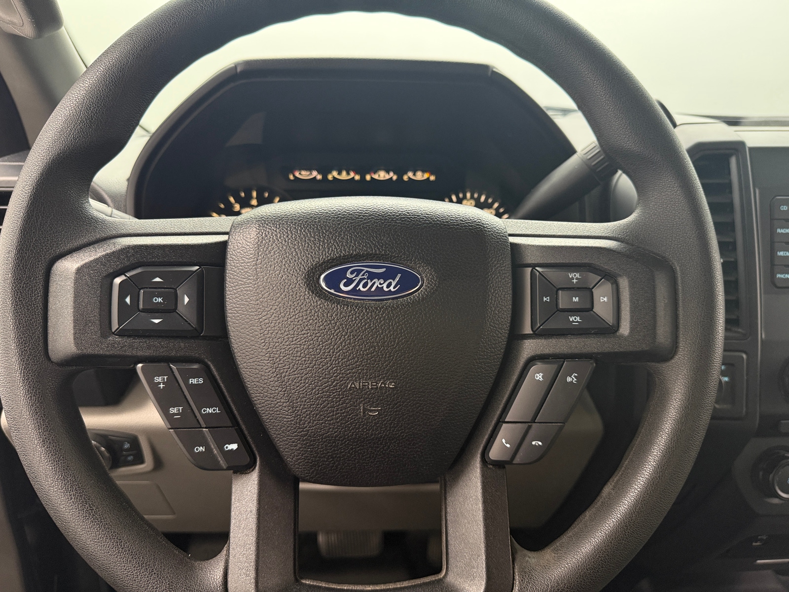 Thumbnail: 2017 Ford Econoline - 5