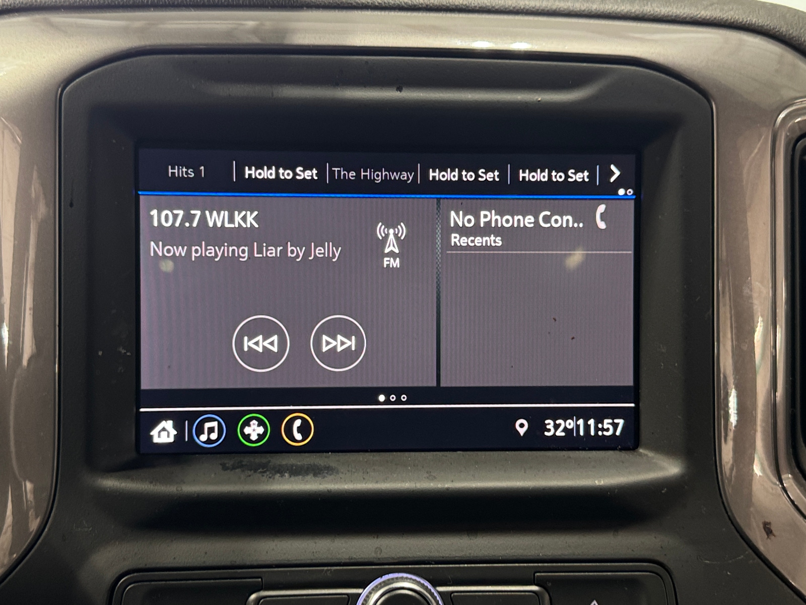 Thumbnail: 2021 Chevrolet Silverado 1500 - 4